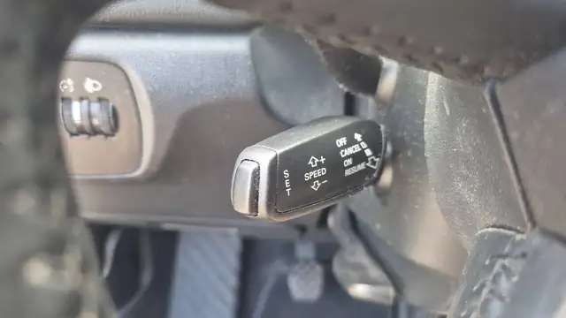Audi Q3 view 13