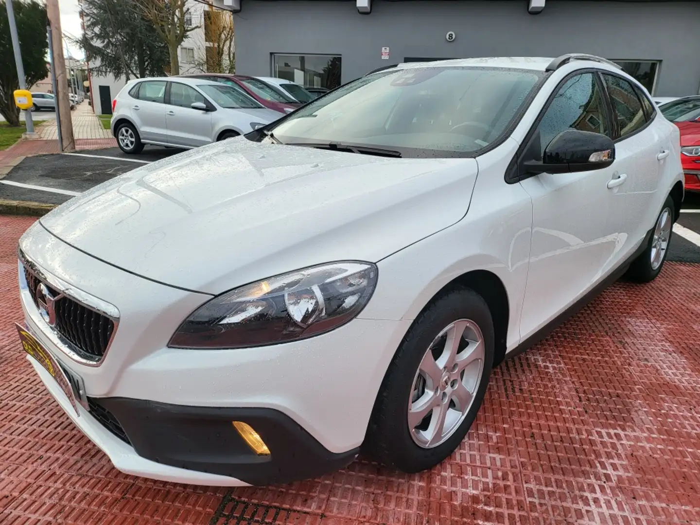 Volvo V40 Cross Country D2 Plus 120 Wit - 1