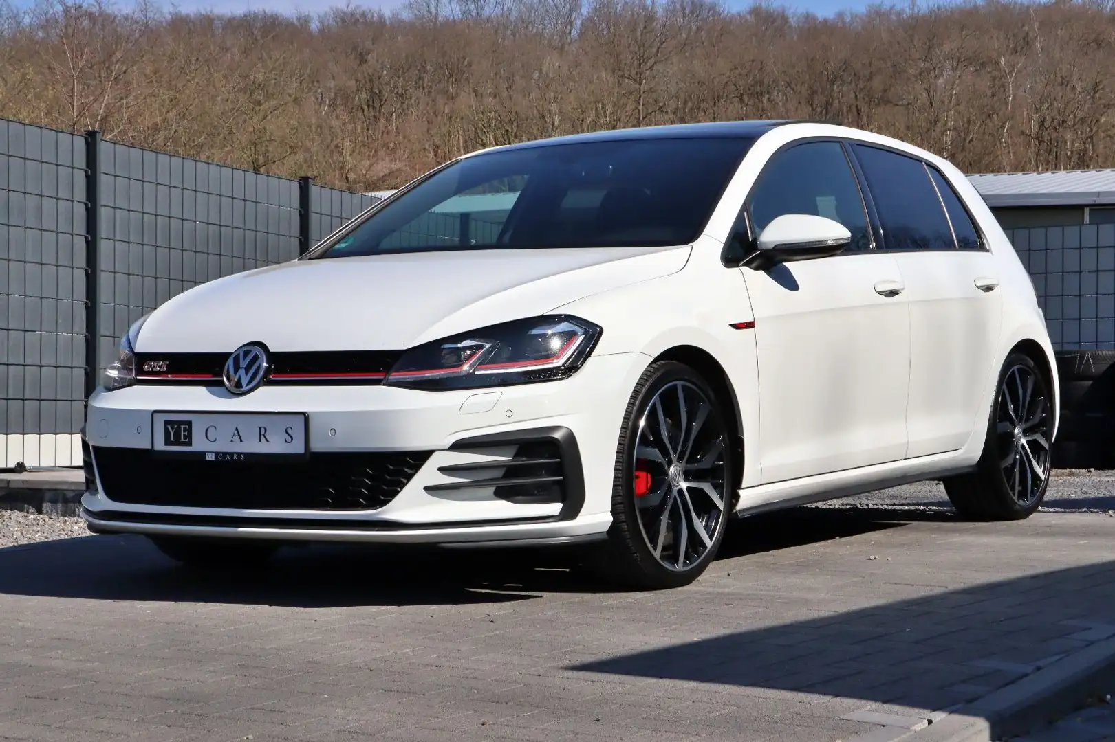 Volkswagen Golf GTI Performance DSG *LED*PANO*RFK*19°* Wit - 2