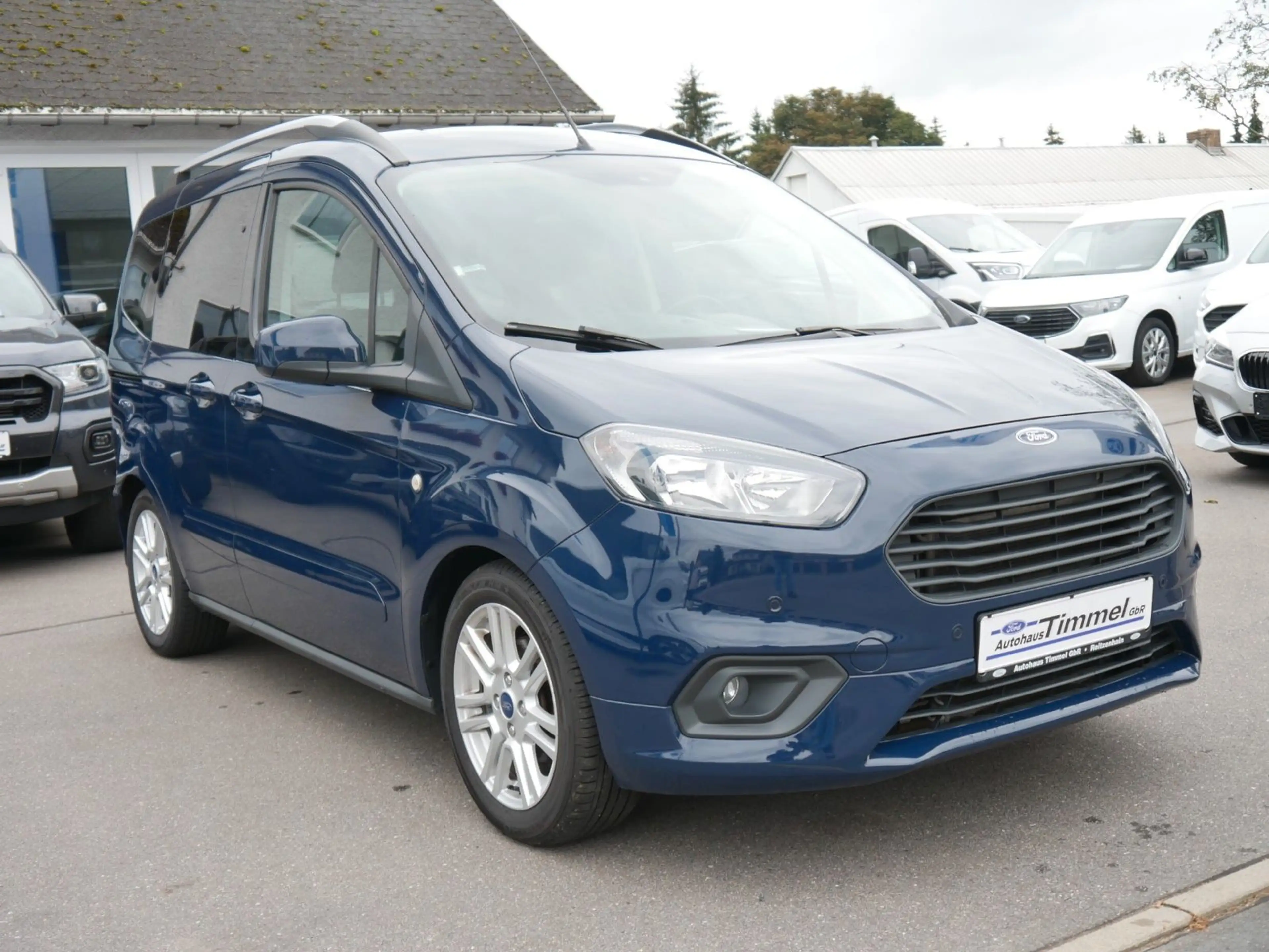 Ford Tourneo Courier Trend Winter-Paket PDC