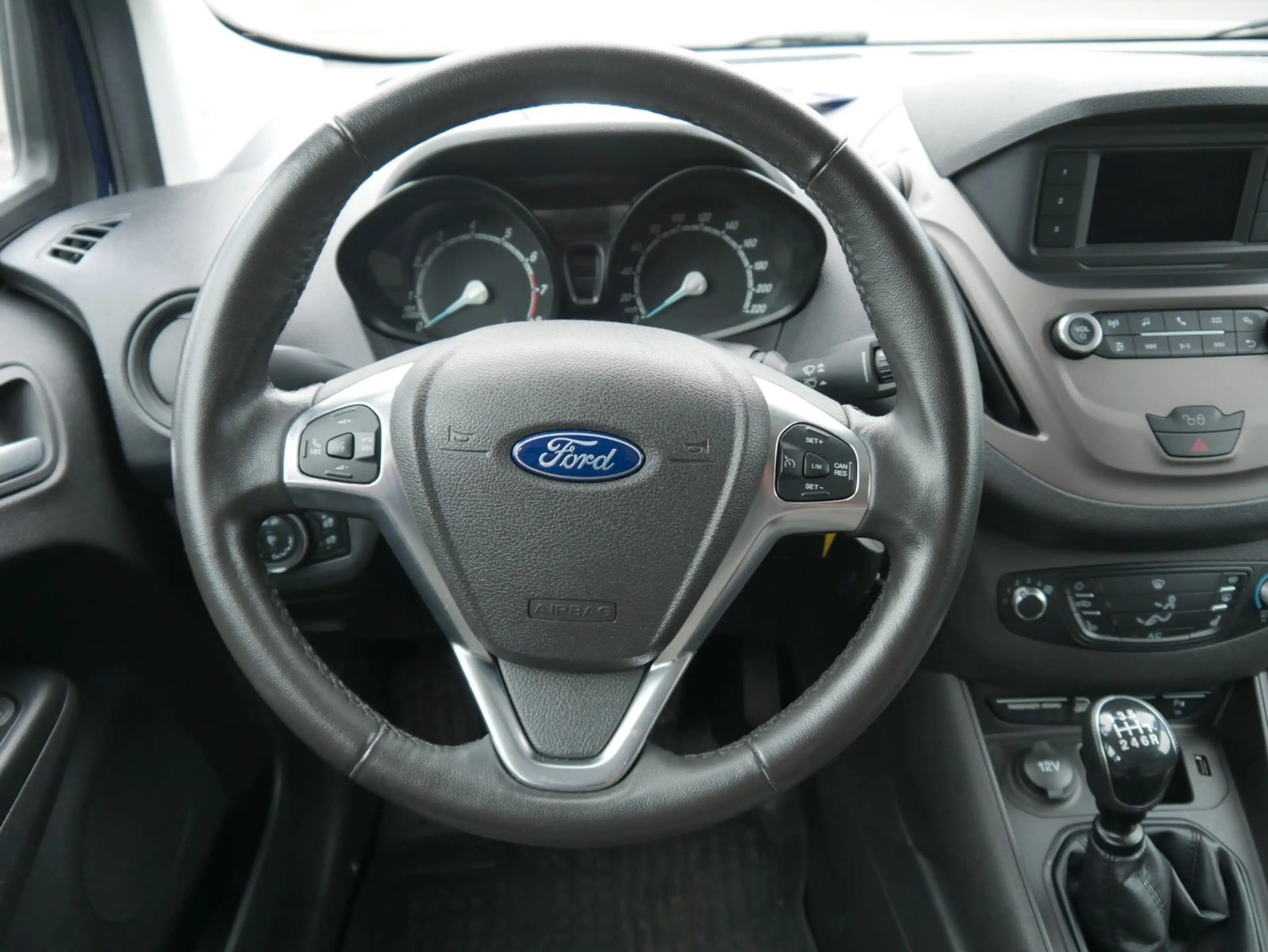 Ford Tourneo Courier Trend Winter-Paket PDC — photo 10