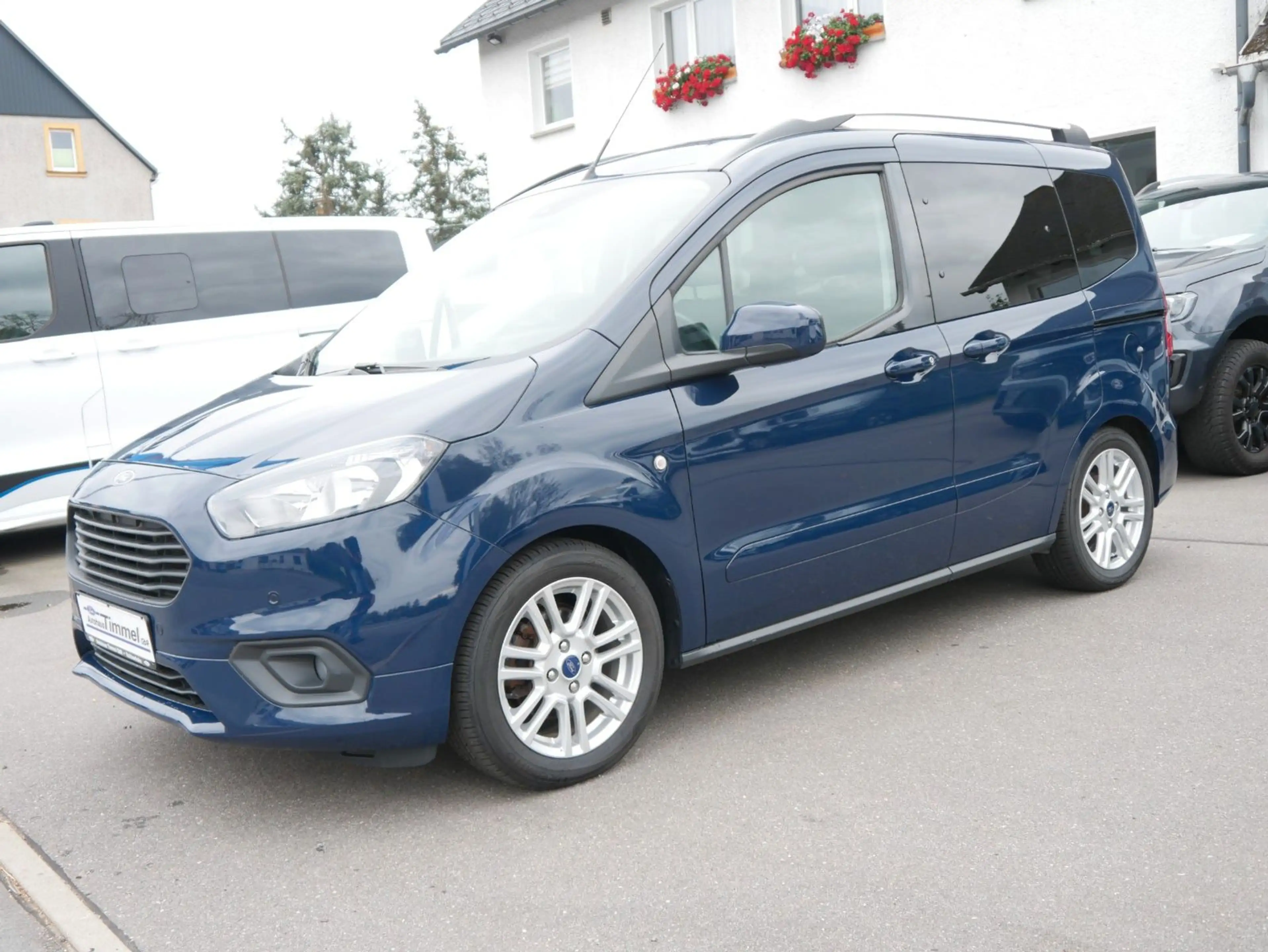 Ford Tourneo Courier Trend Winter-Paket PDC — photo 3
