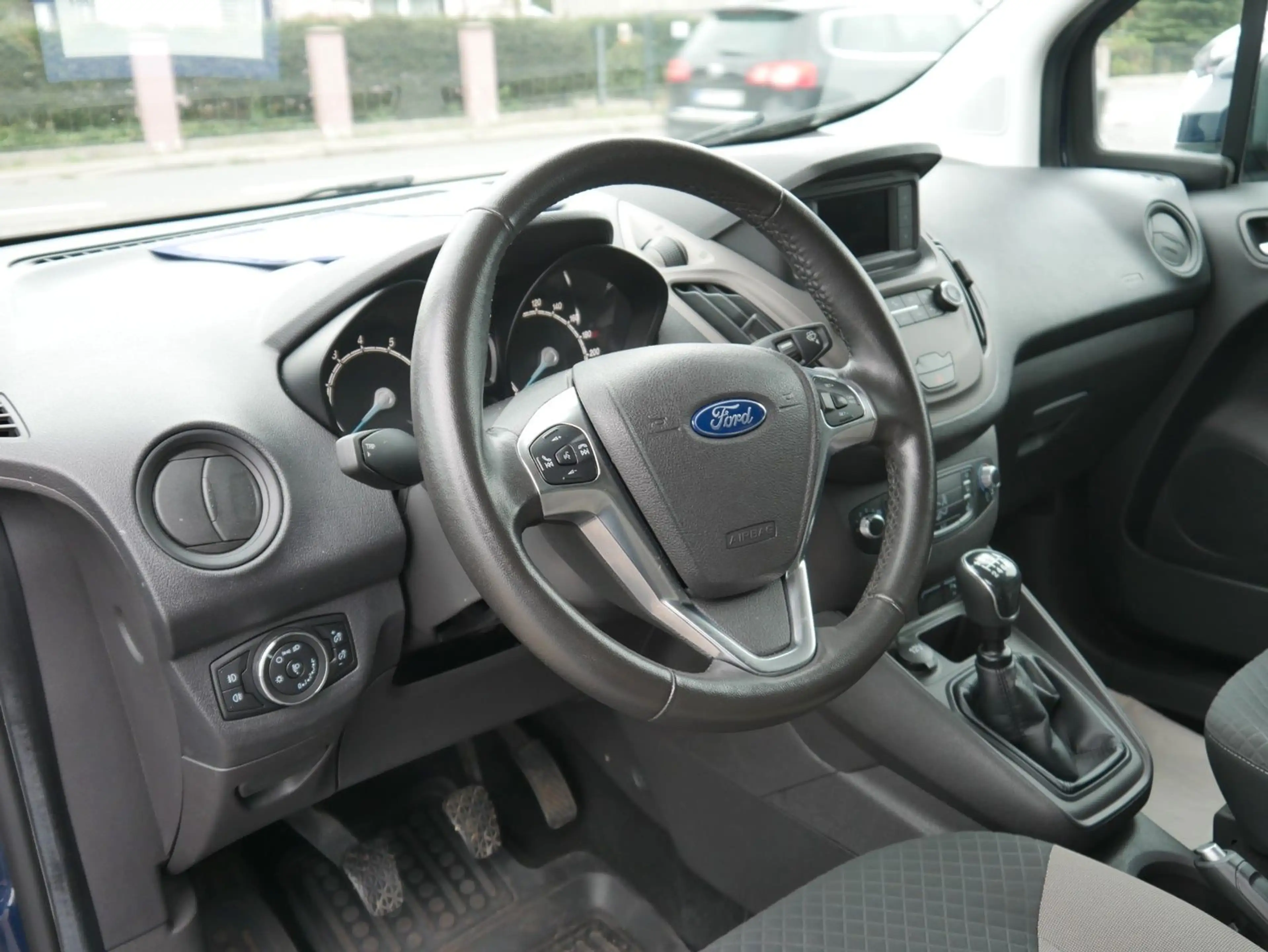 Ford Tourneo Courier Trend Winter-Paket PDC — photo 7