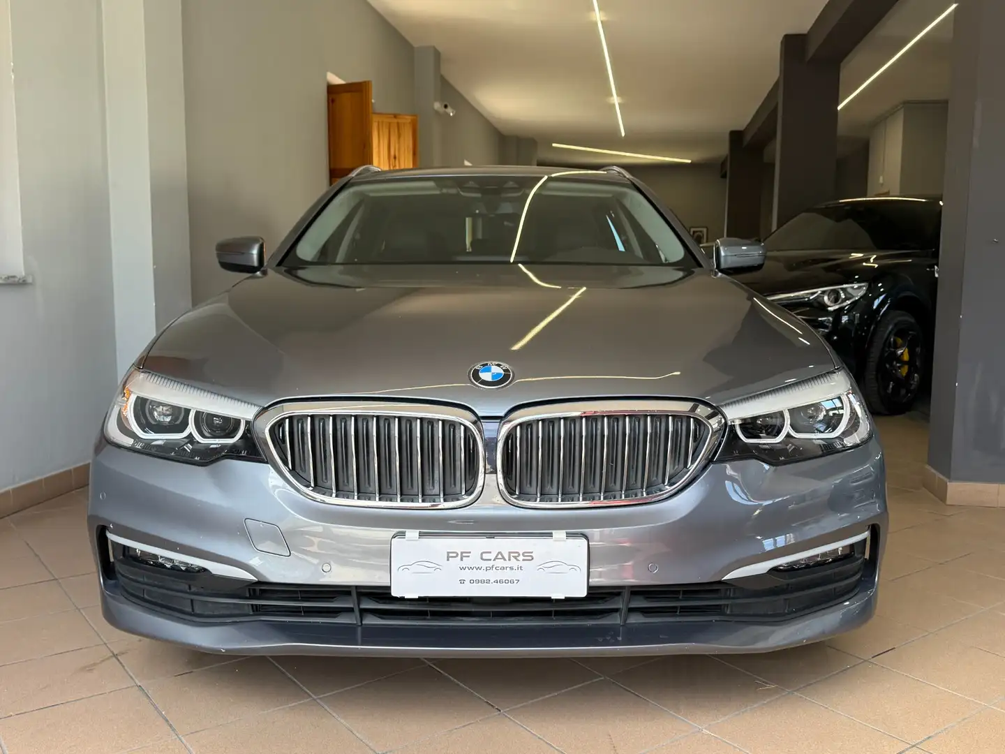 BMW 520 520d 48V xDrive Touring Business Grigio - 2