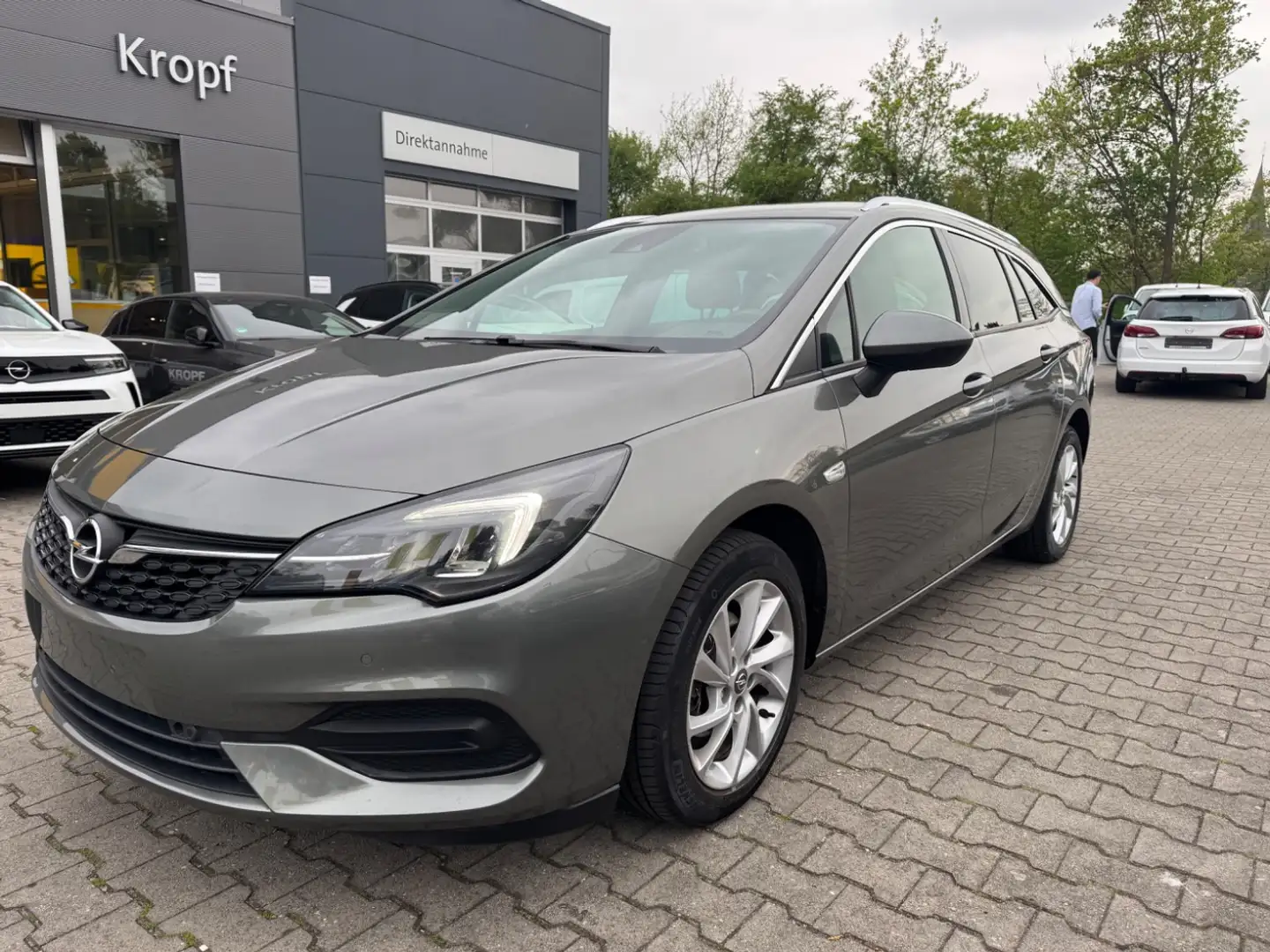 Opel Astra K Sports Tourer 1.2 Turbo LED+Navi+SHZ+LM Grijs - 2