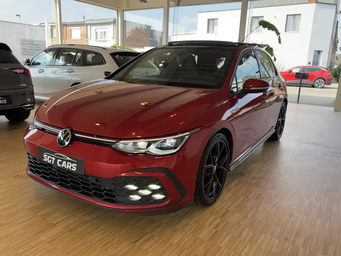 Volkswagen Golf GTI DCC-H&K-Pano-Camera-Lane&Side ass. -Stand-Matrix - 2