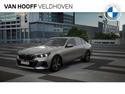 BMW i5 eDrive40 M Sport 84 kWh / Panoramadak / Trekhaak /