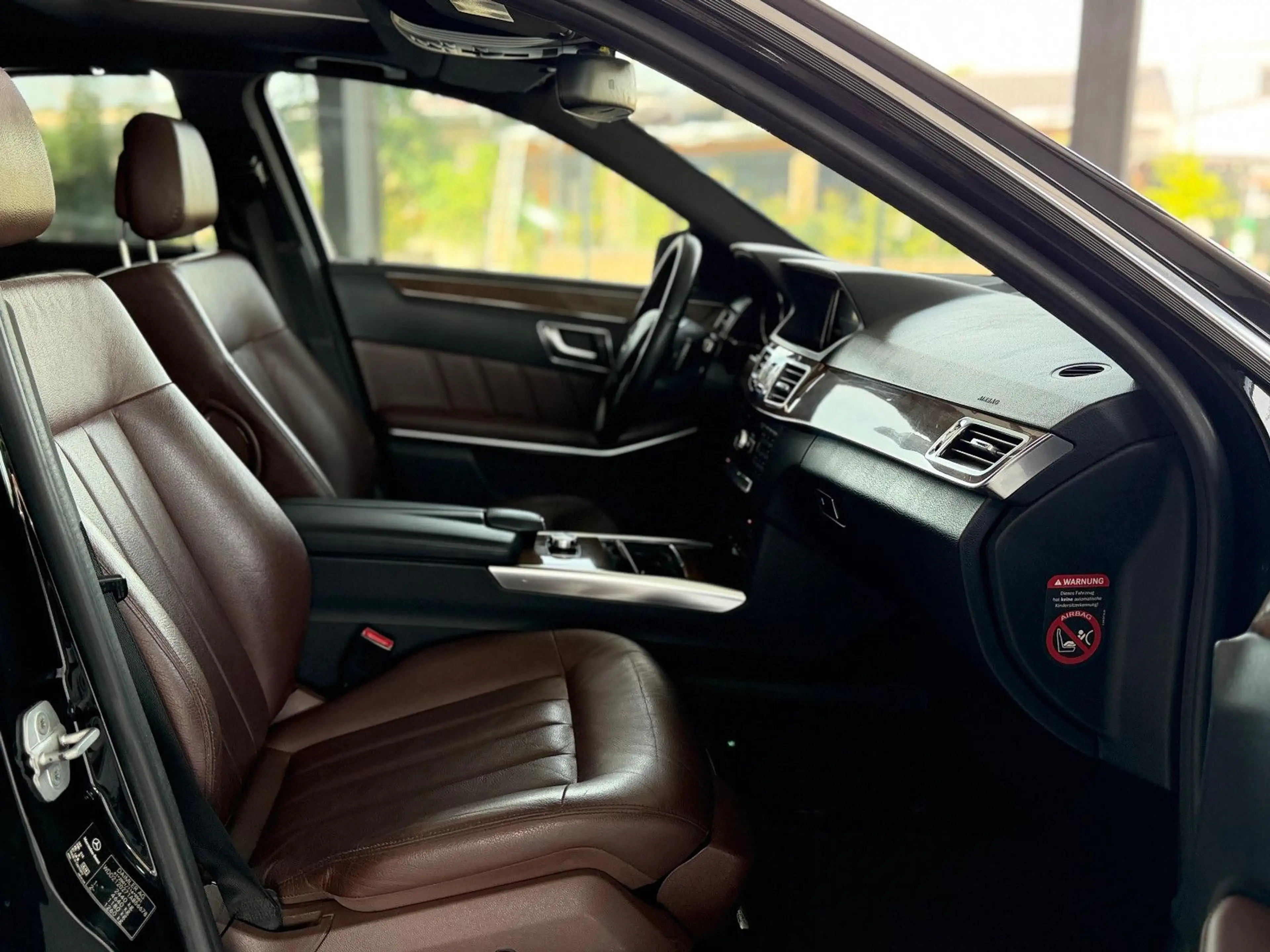 Mercedes-Benz E 300 BlueTec/ELEGANCE/PANO/LEDER/KAMERA/TEMPO/ — photo 14