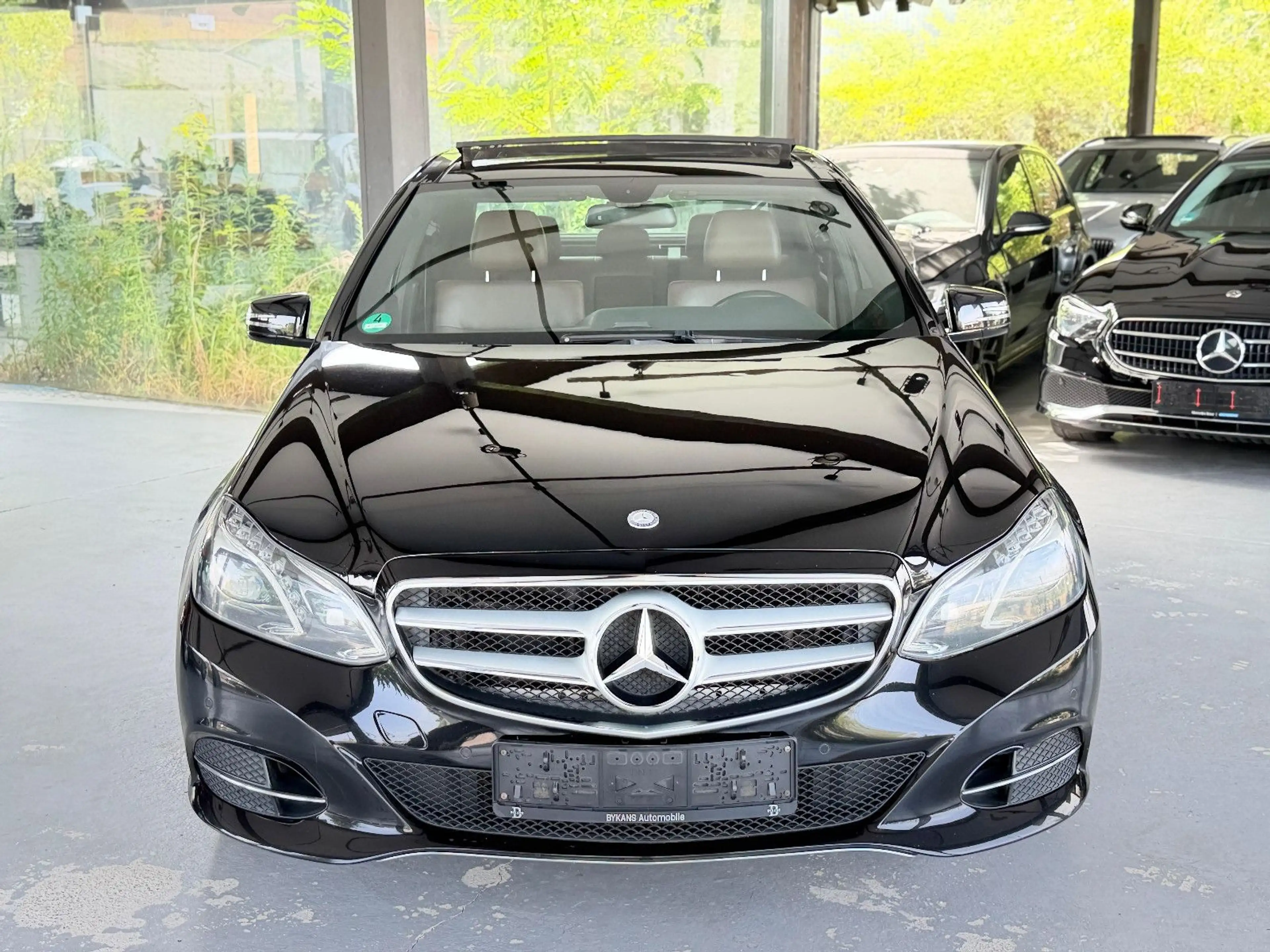 Mercedes-Benz E 300 BlueTec/ELEGANCE/PANO/LEDER/KAMERA/TEMPO/ — photo 2