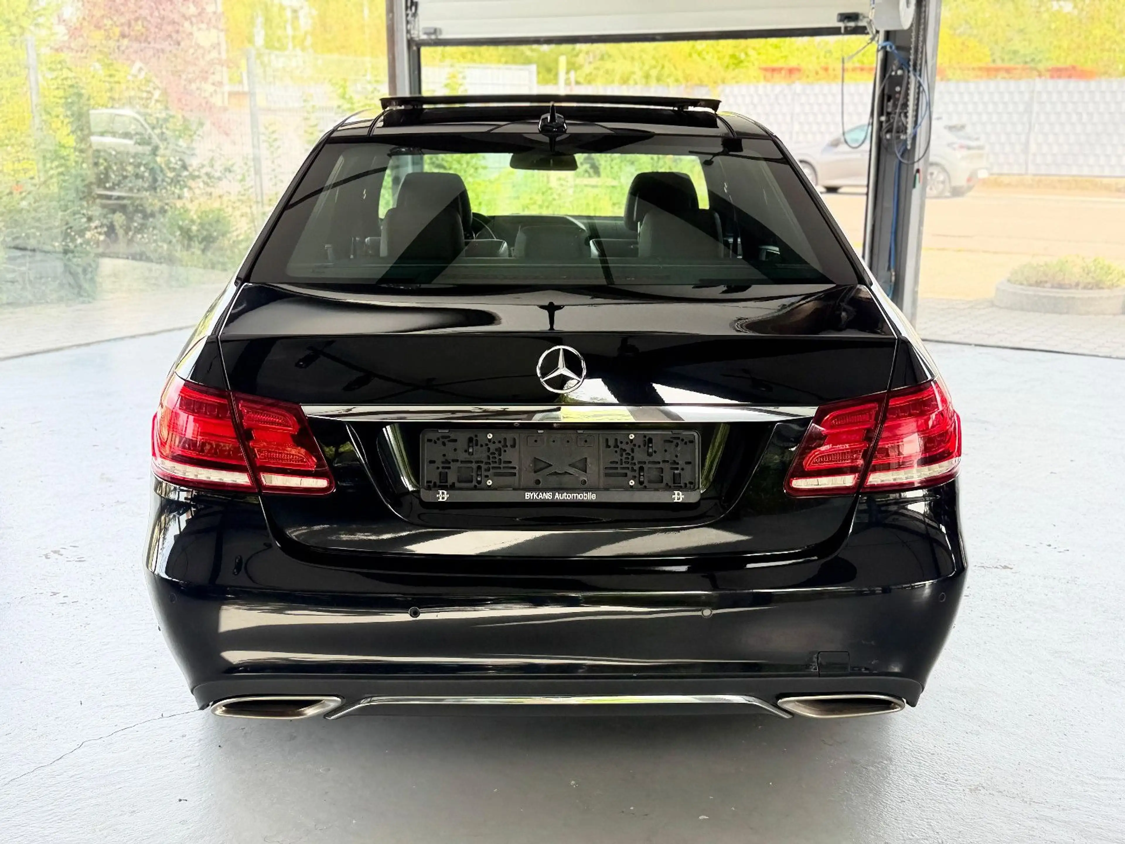 Mercedes-Benz E 300 BlueTec/ELEGANCE/PANO/LEDER/KAMERA/TEMPO/ — photo 8