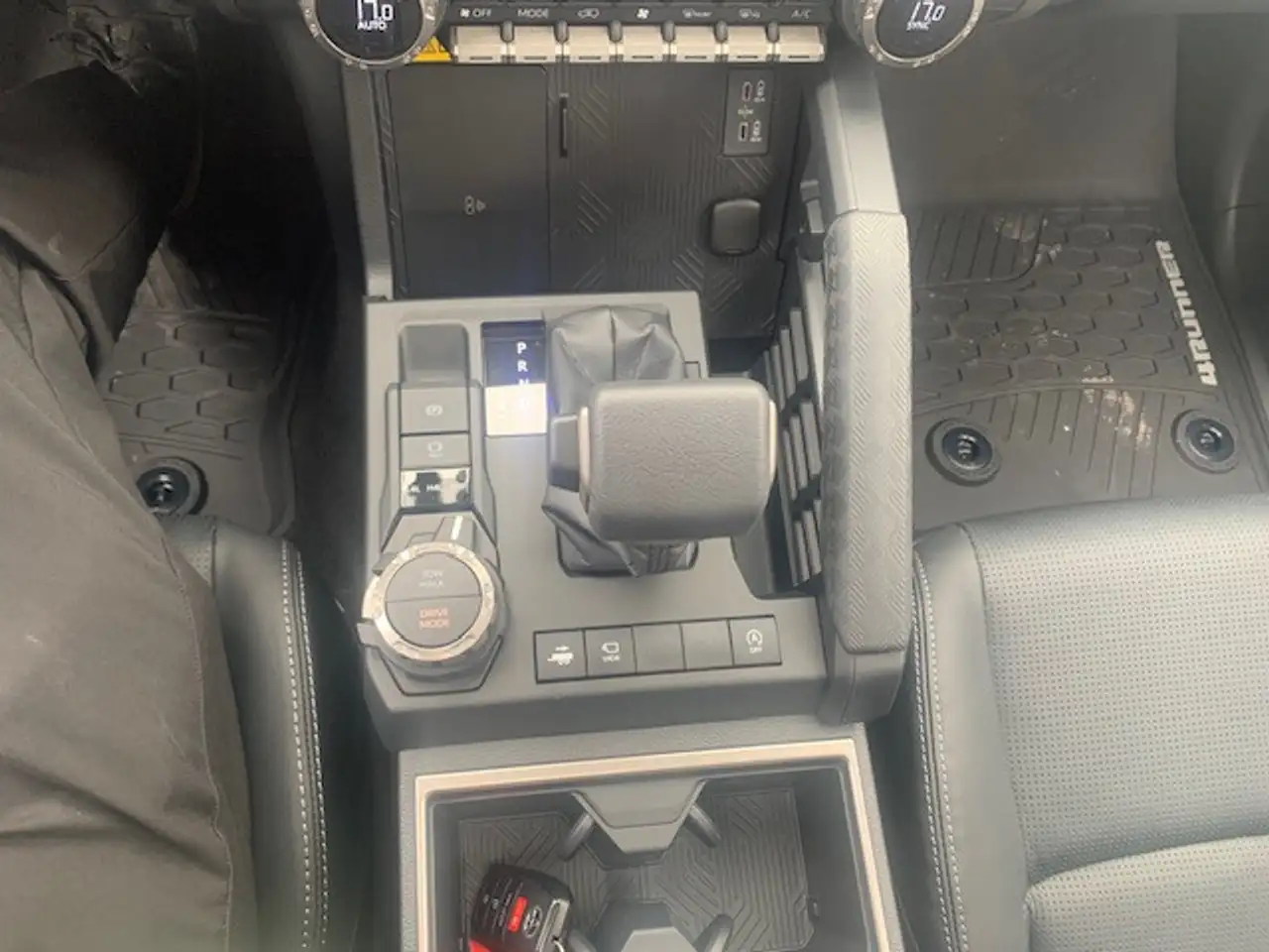 Toyota 4-Runner снимка Toyota 4-Runner