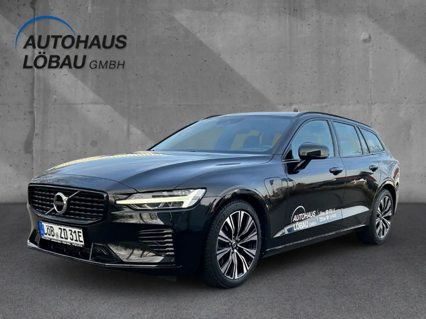 Volvo V60 R Design T6 Recharge Plug-In Hybrid AWD 341PS AHK Schwarz - 1