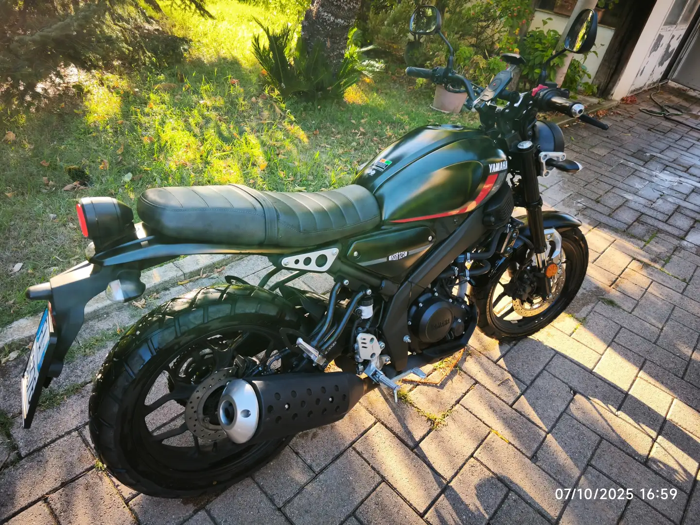 Yamaha XSR 125 Noir - 1