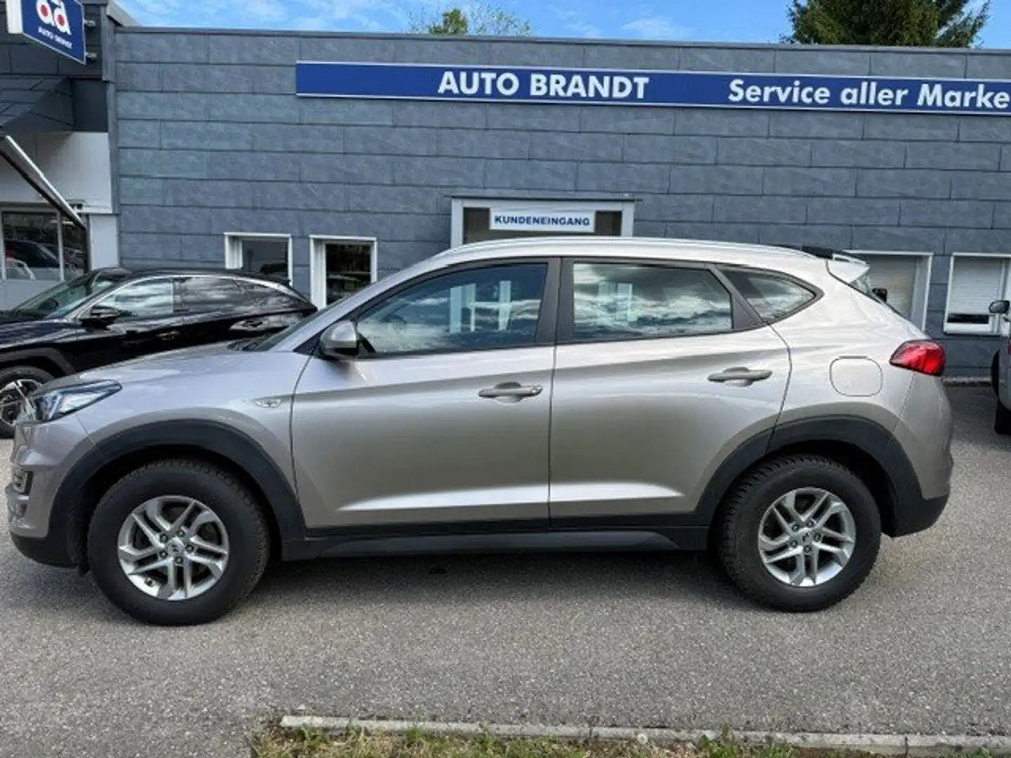 Hyundai TUCSON Trend 2WD+AHV+Standheizung Beige - 2