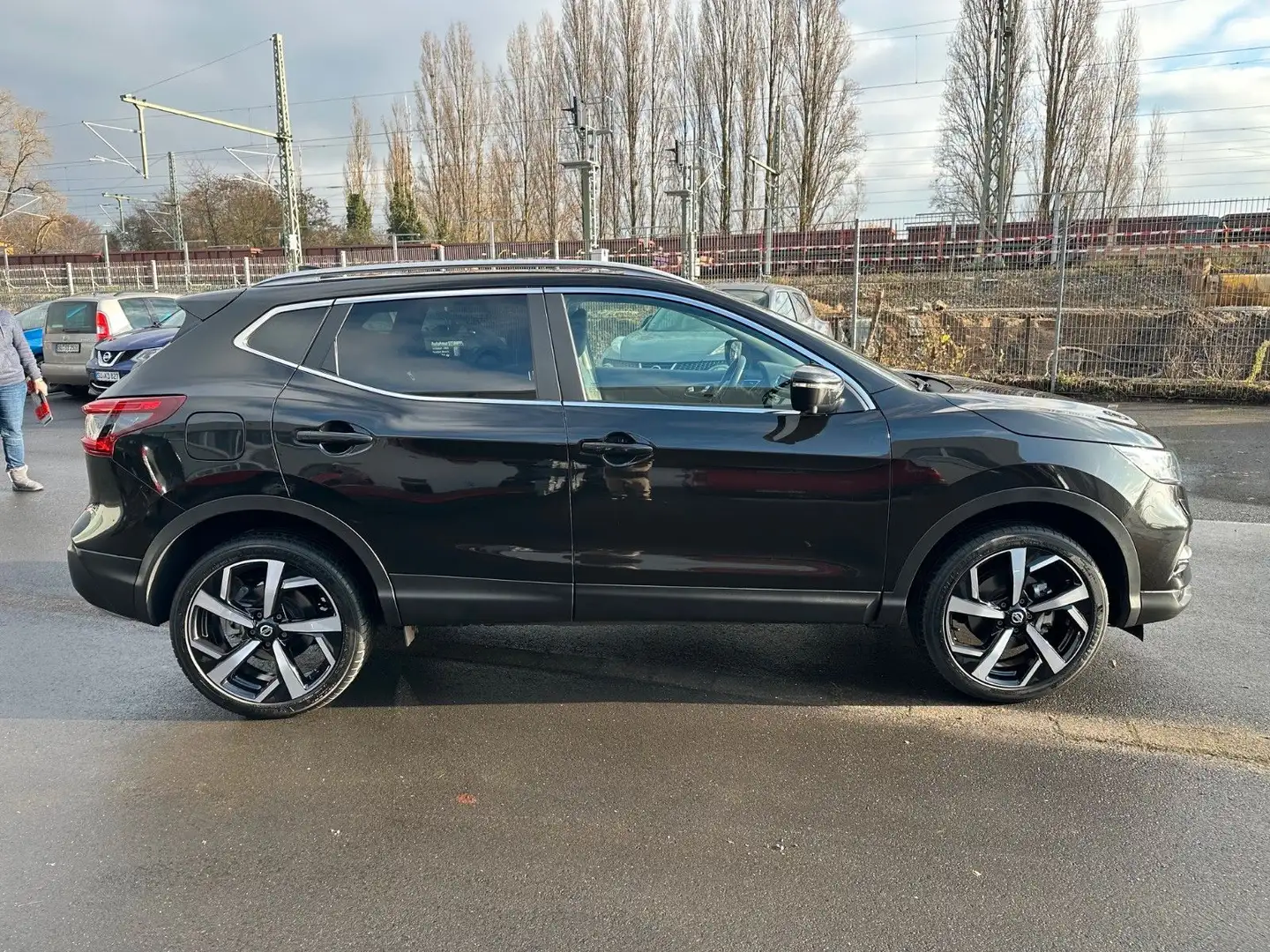 Nissan Qashqai Tekna/360°/Sitzheizung/Navi Schwarz - 2