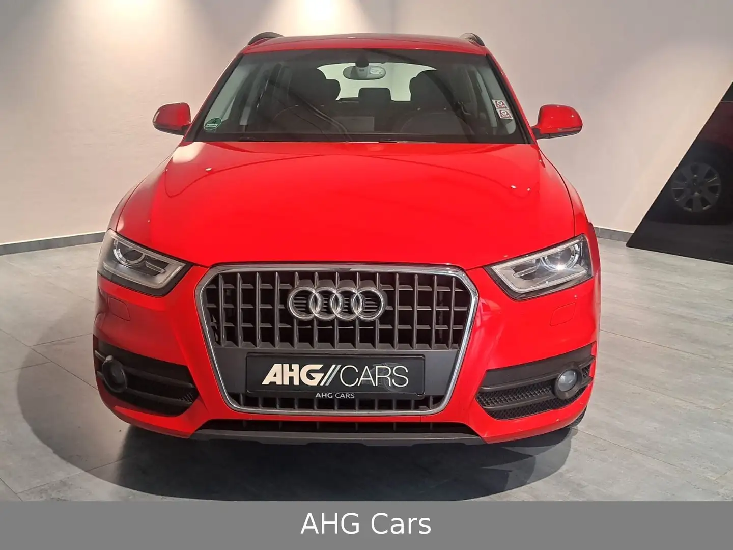 Audi Q3 1.4 TFSI*Sport*Xenon*AHK*SHZ*Navi* Červená - 2
