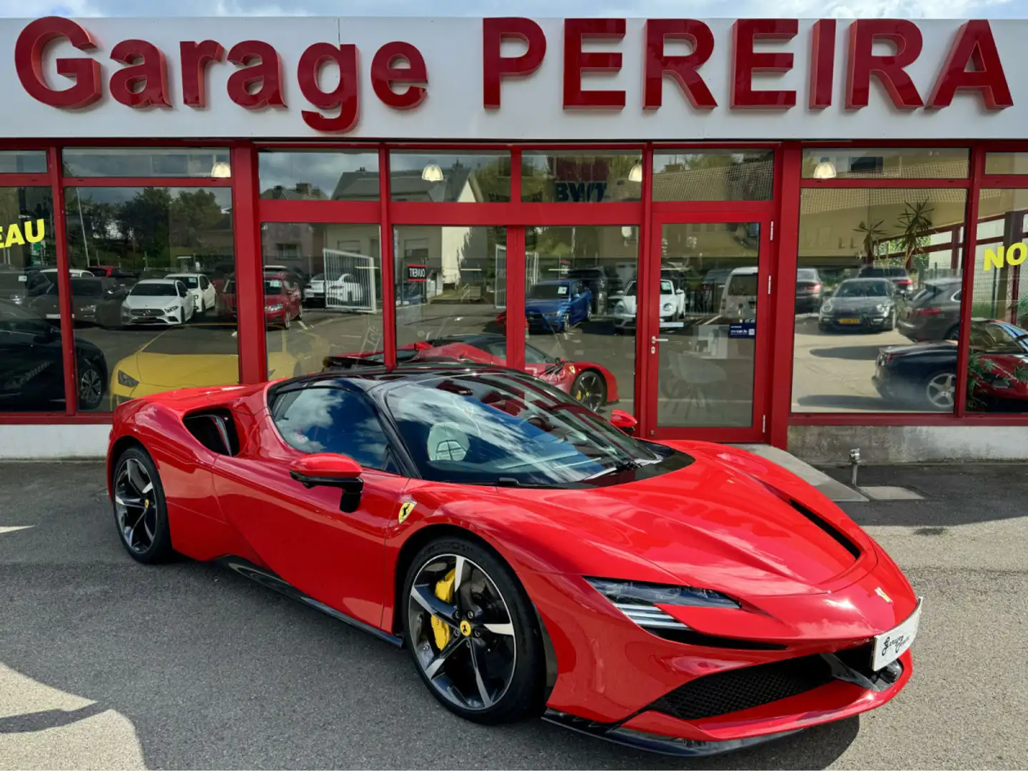 Ferrari SF90 Spider Full options Great best comfort seats 1 HAND Red - 2