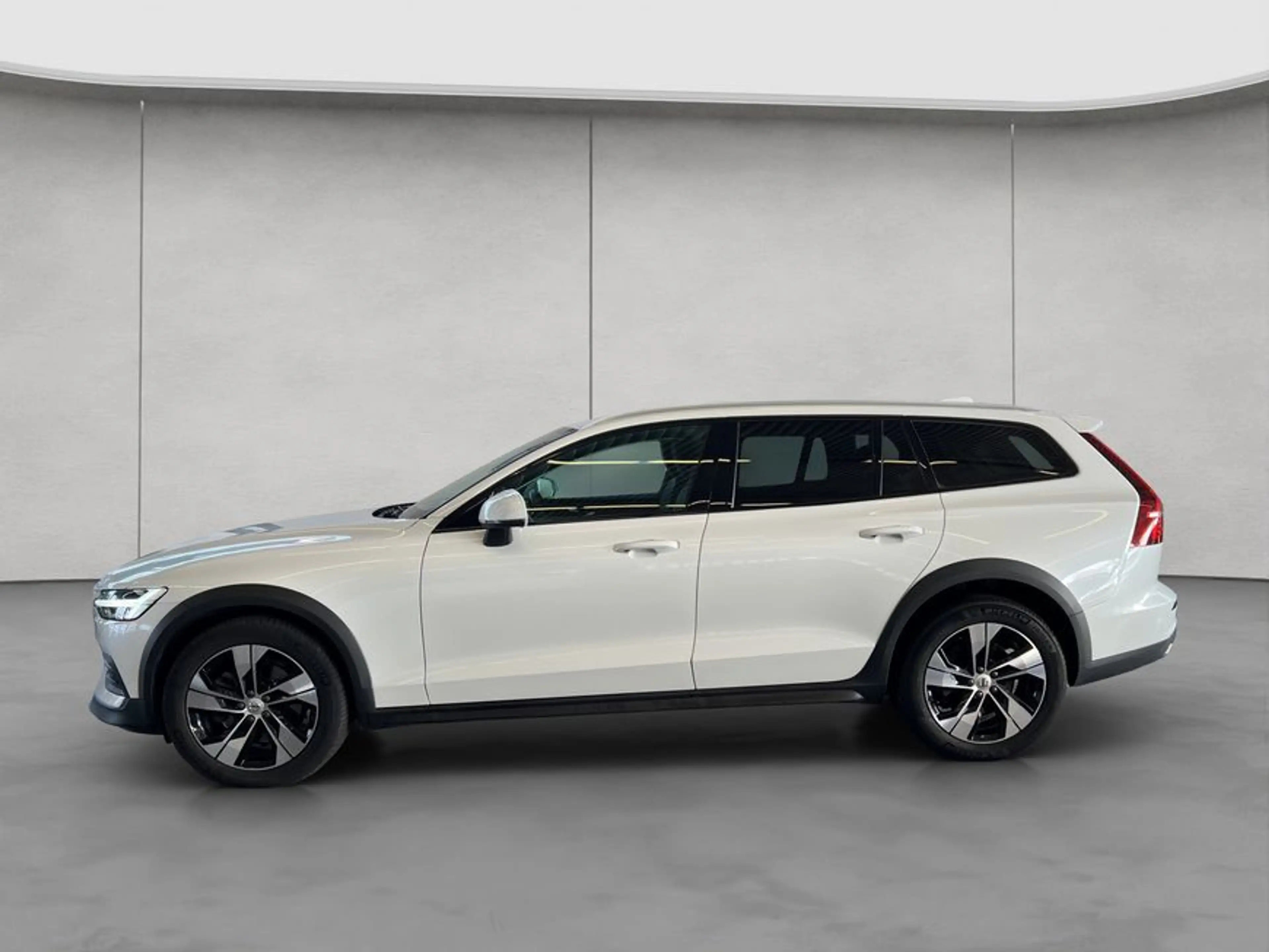 Volvo V60 Cross Country V60 Cross Country B4 D AWD PRO Leder LED Navi Kame — photo 2