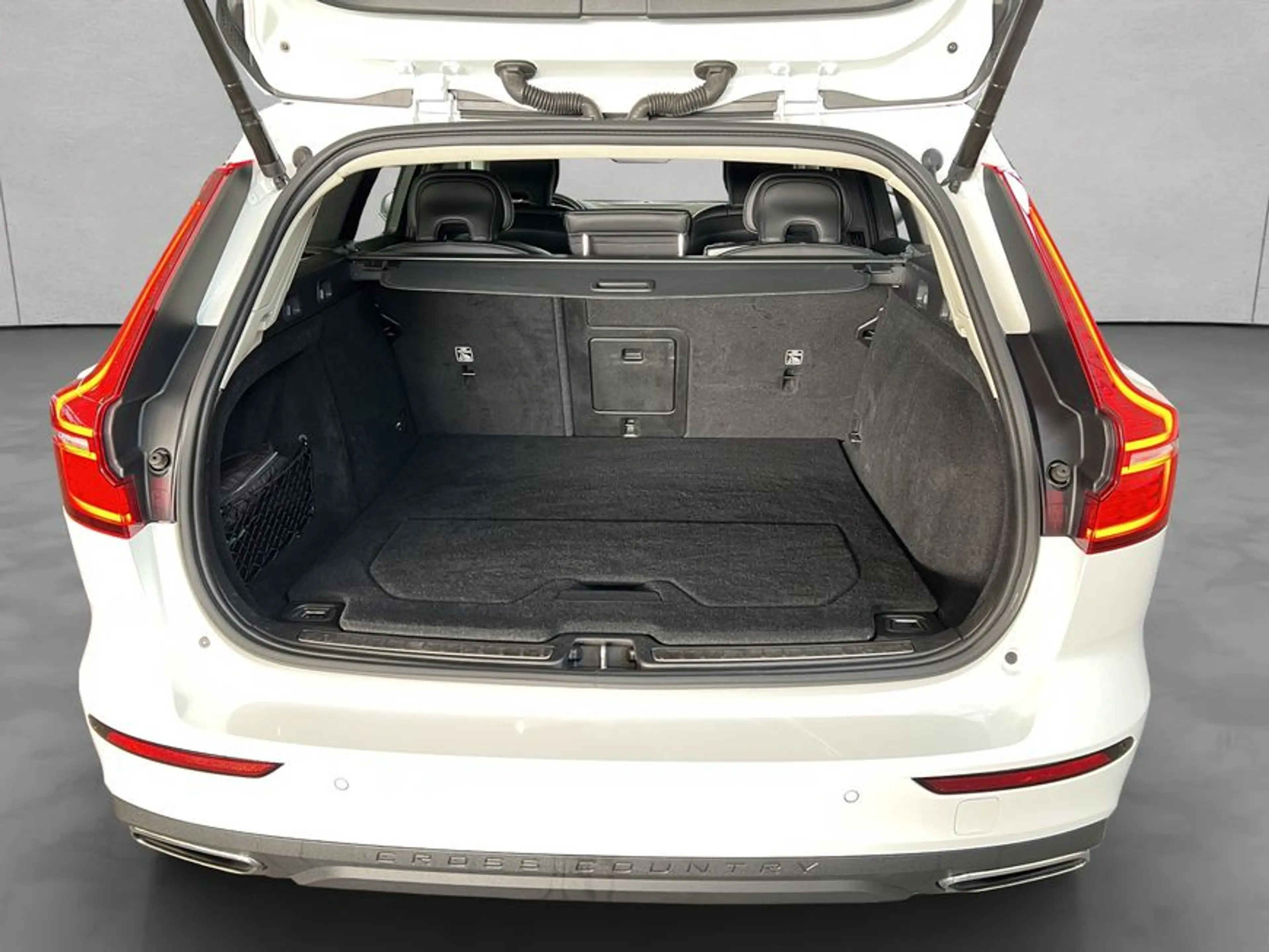 Volvo V60 Cross Country V60 Cross Country B4 D AWD PRO Leder LED Navi Kame — photo 5