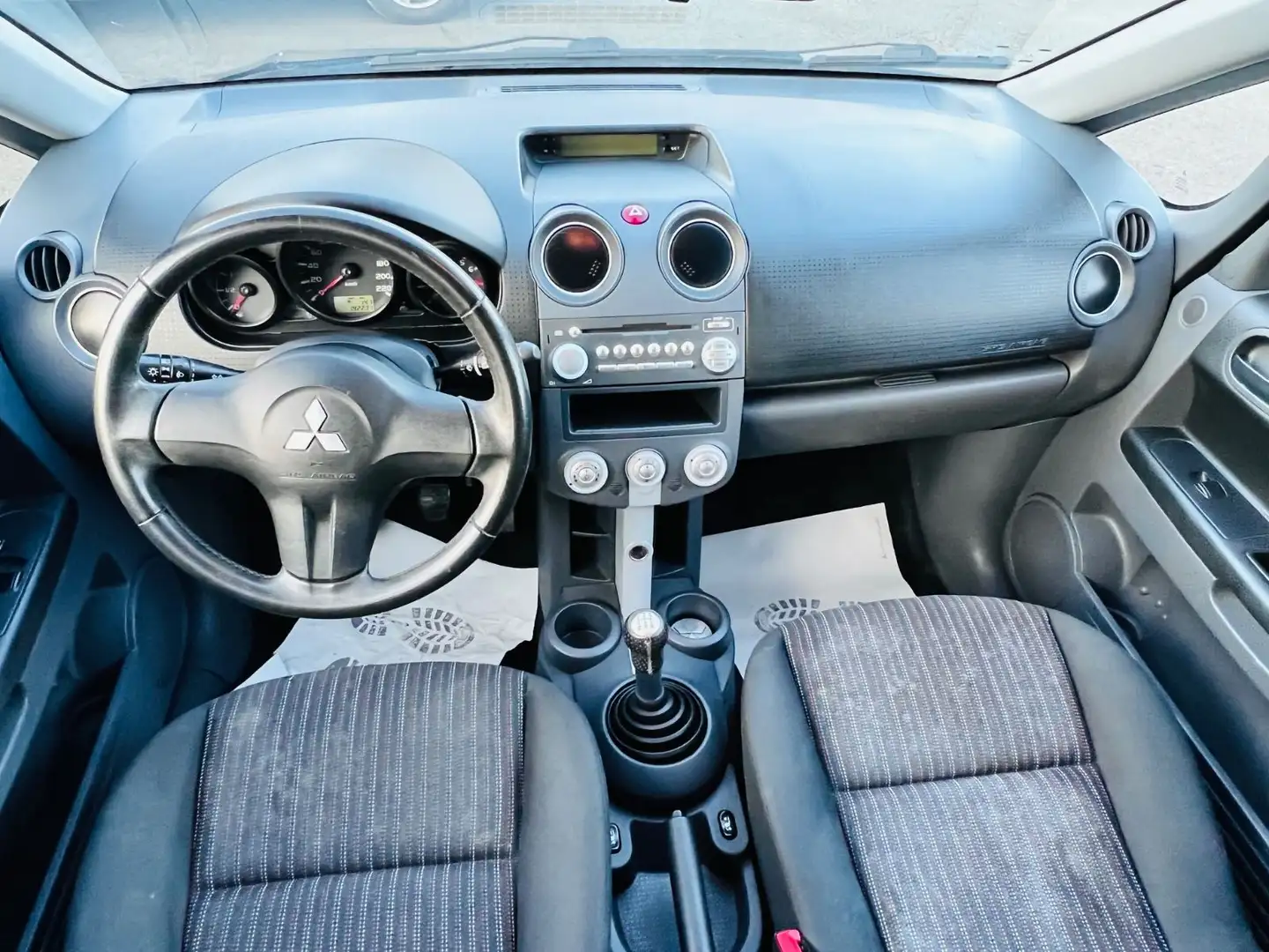 Mitsubishi Colt CZ3 Lim. 5-trg. 1.5 Invite,Sitzh,AHK,Tüv n Argent - 2