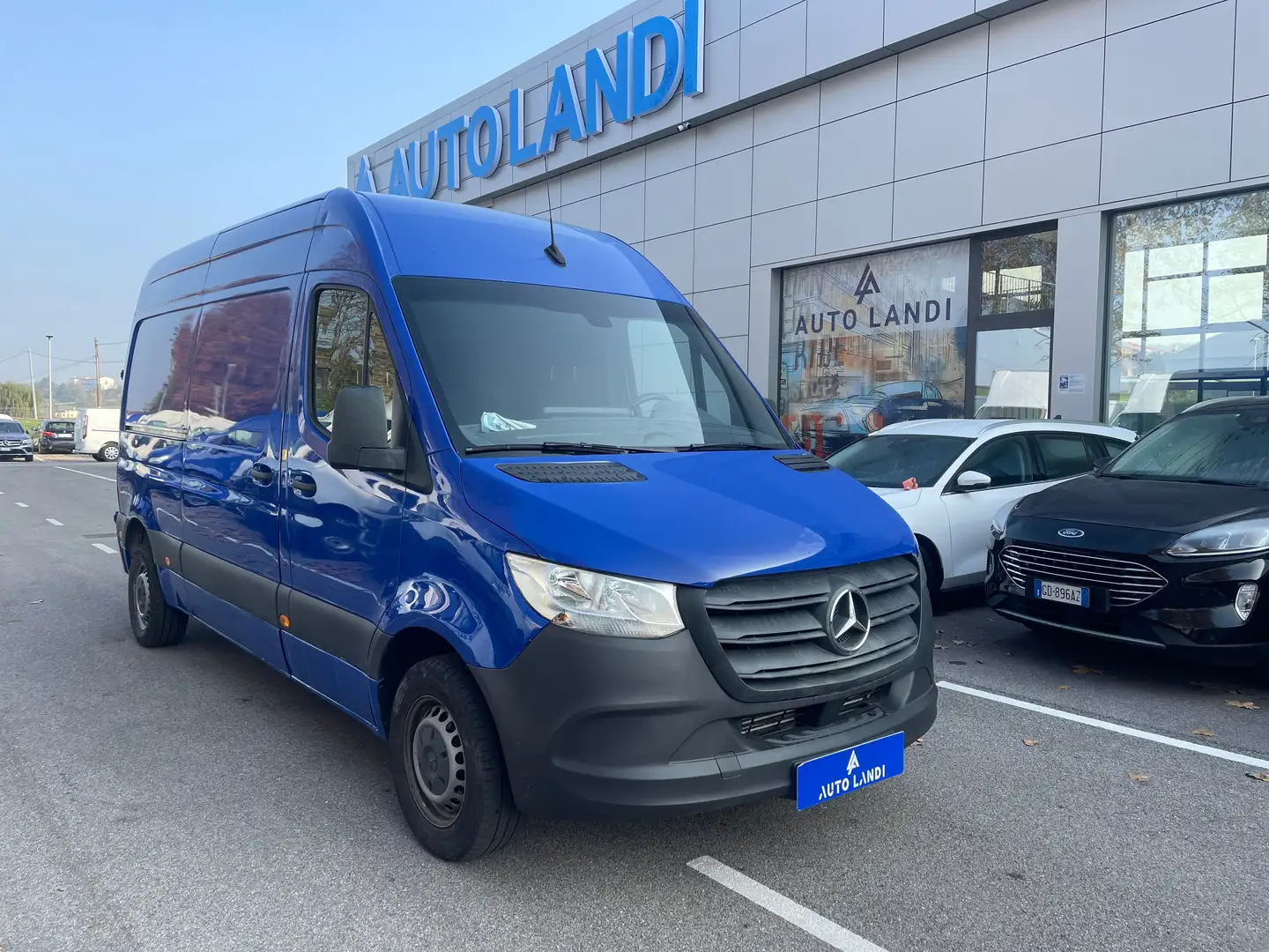 Mercedes-Benz Sprinter 311.2.1cdi f 39/33 fwd bussines Bleu - 2