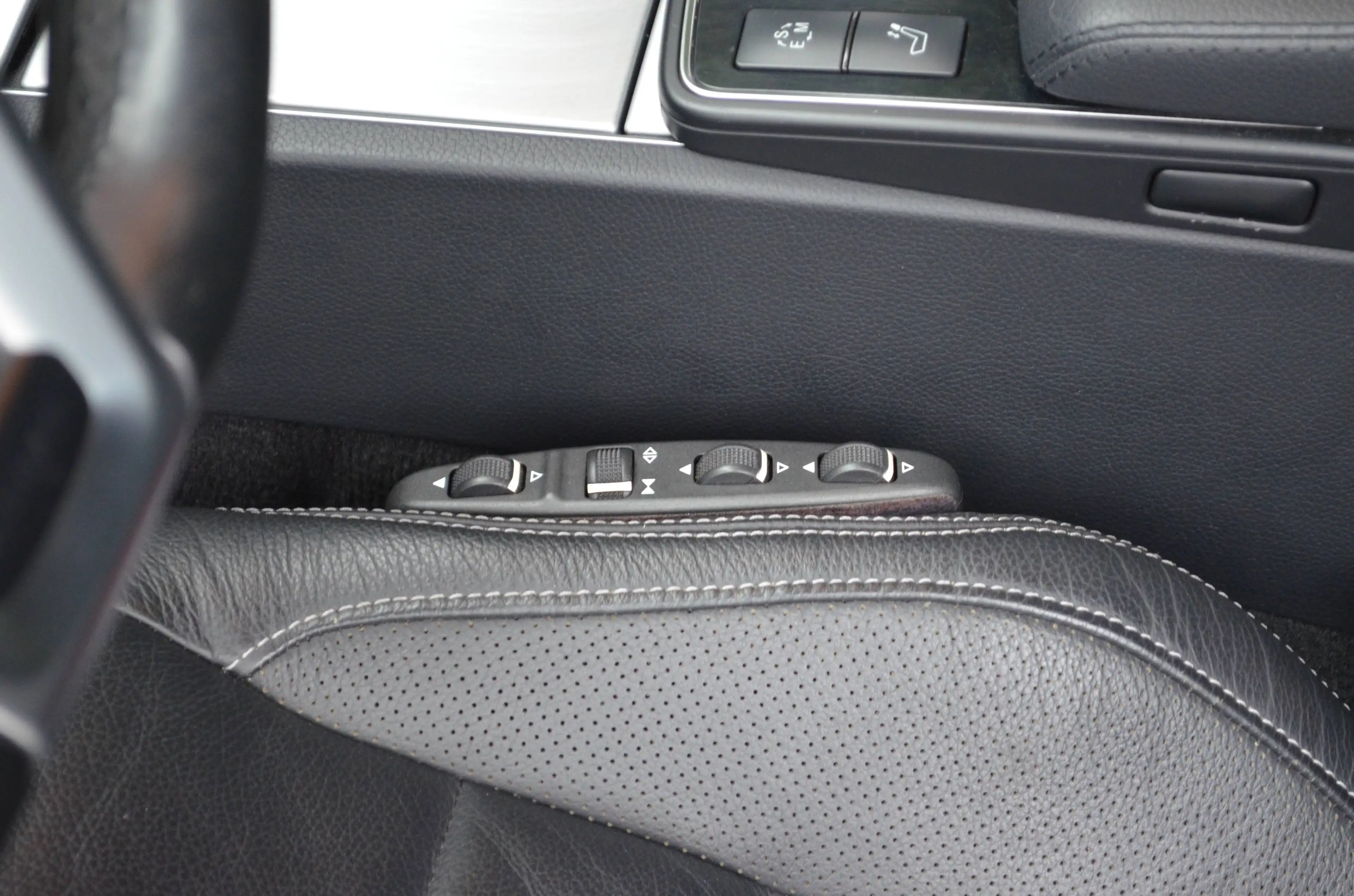 Mercedes-Benz E 220 Cabriolet E 220 d BLUETECH PACK AMG FULL OPTION — photo 11