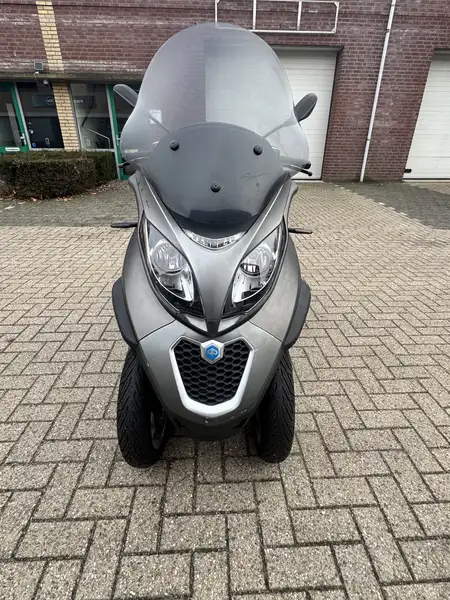 Piaggio MP3 500