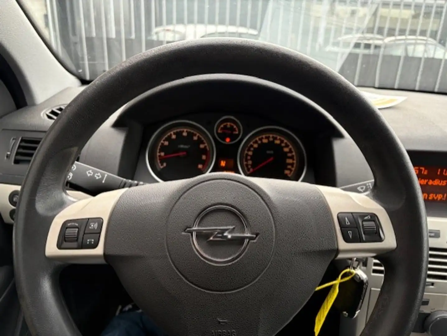 Opel Astra GTC 1.6 Temptation 1 EIGENAAR * AUTOMAAT * NIEUWE Grijs - 2