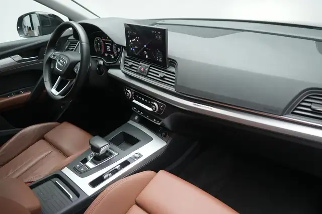 Audi Q5 view 7