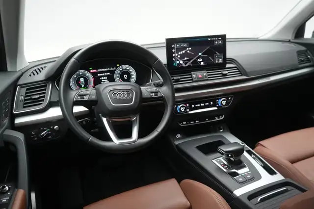 Audi Q5 view 14