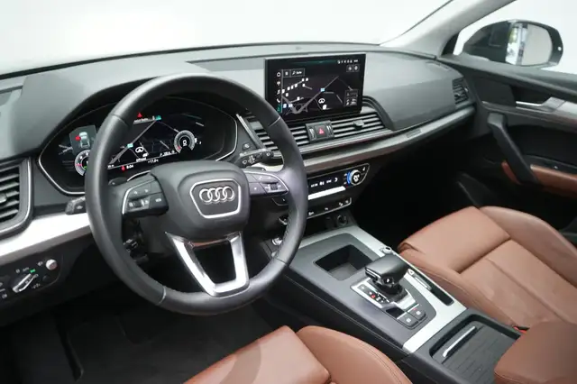 Audi Q5 view 13