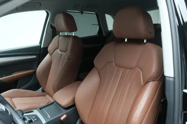Audi Q5 view 11