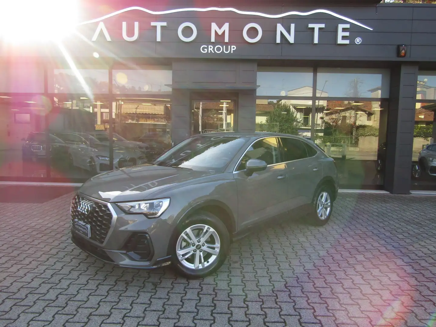 Audi Q3 SPB 35 TFSI 150CV CAMBIO AUTO,CERCHI 17,AZIENDALE Grijs - 1