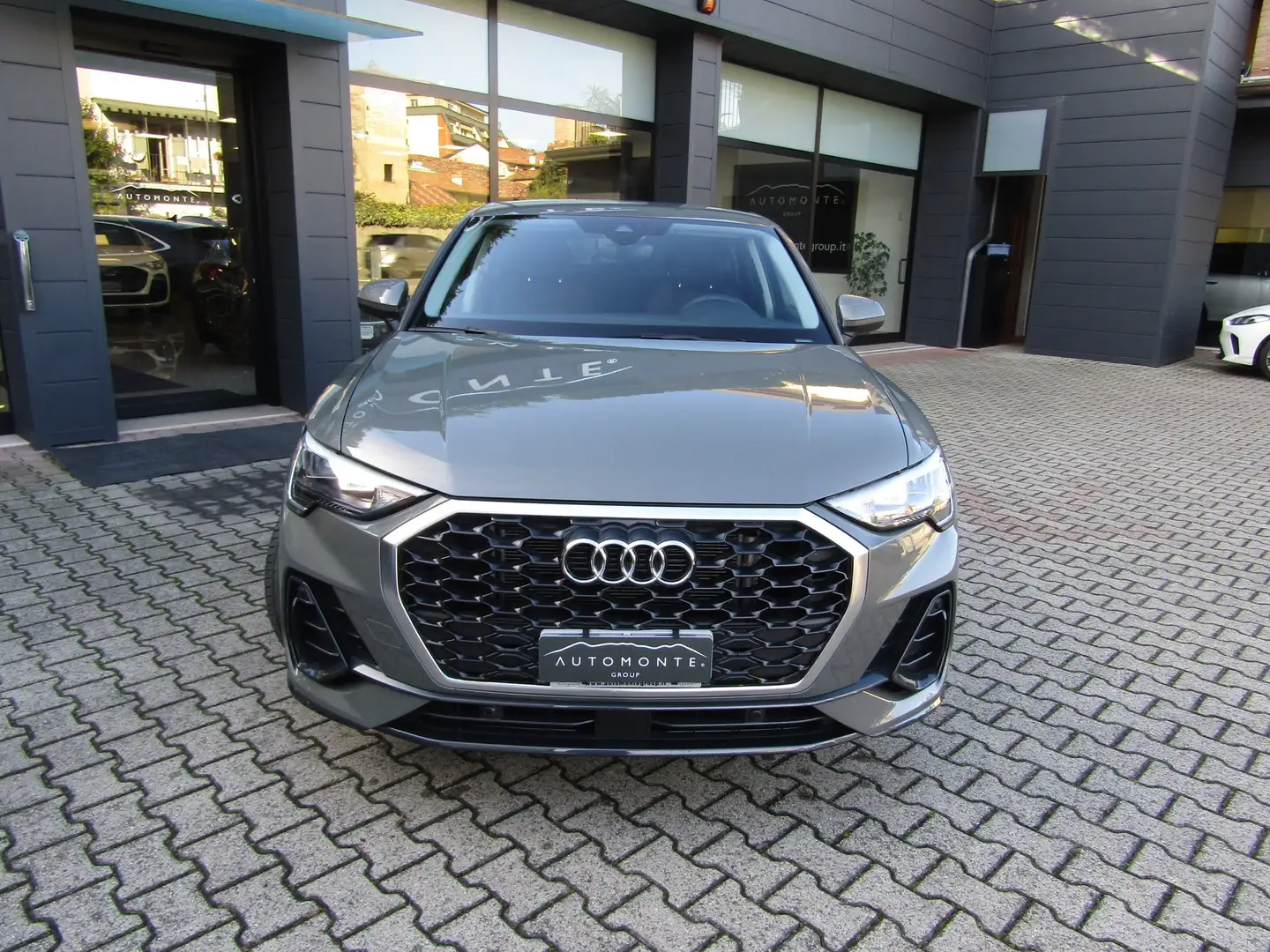 Audi Q3 SPB 35 TFSI 150CV CAMBIO AUTO,CERCHI 17,AZIENDALE Grijs - 2