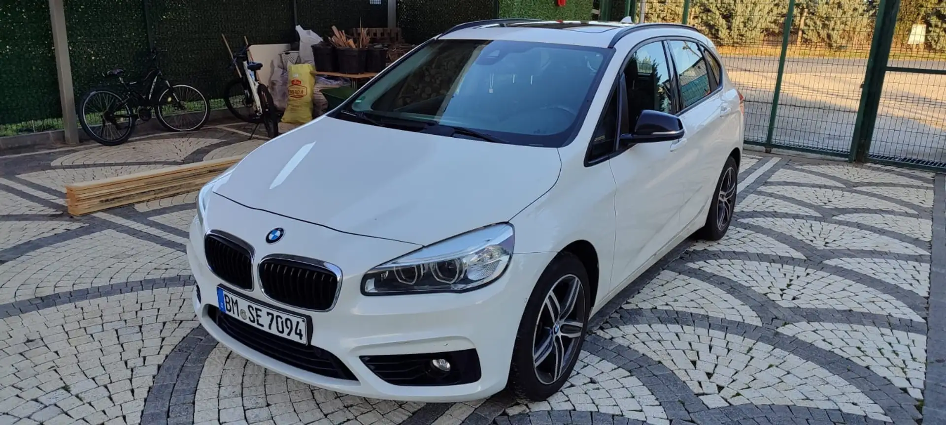 BMW 218 218d Active Tourer Aut. Sport Line - 2
