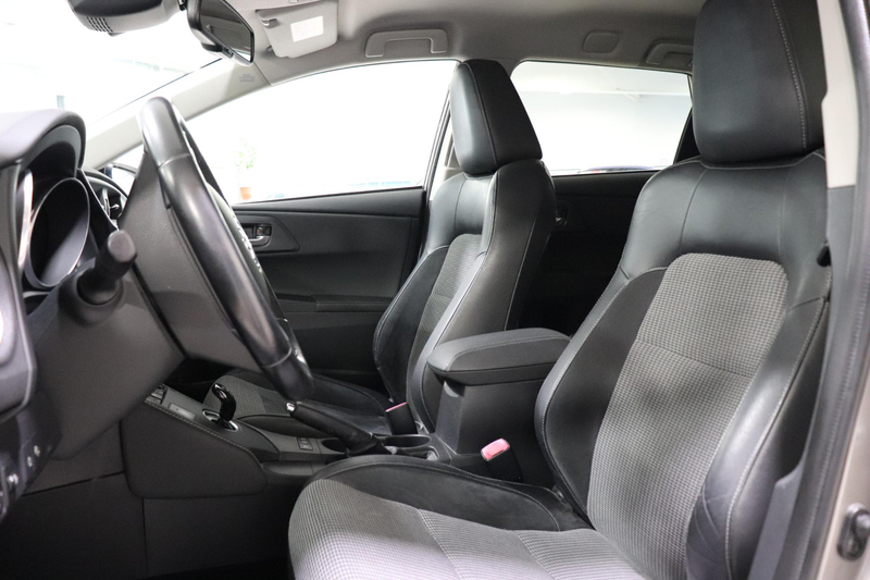 Toyota Auris Touring Sports 1.8 Hybrid Executive, Stoelverwarmi — photo 12