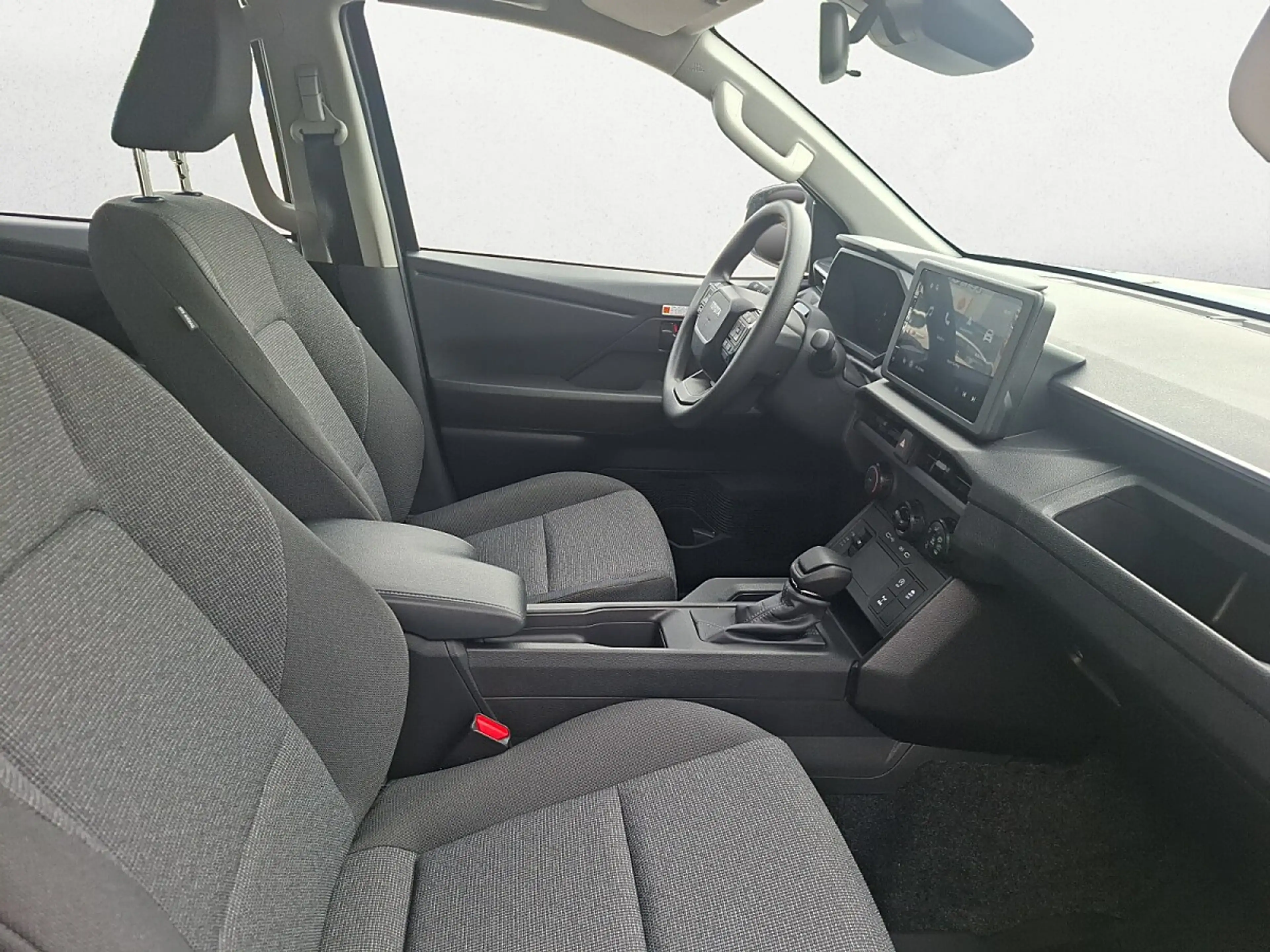 Toyota Hilux DK Duty 2,8 D-4D MHEV 4WD — photo 12