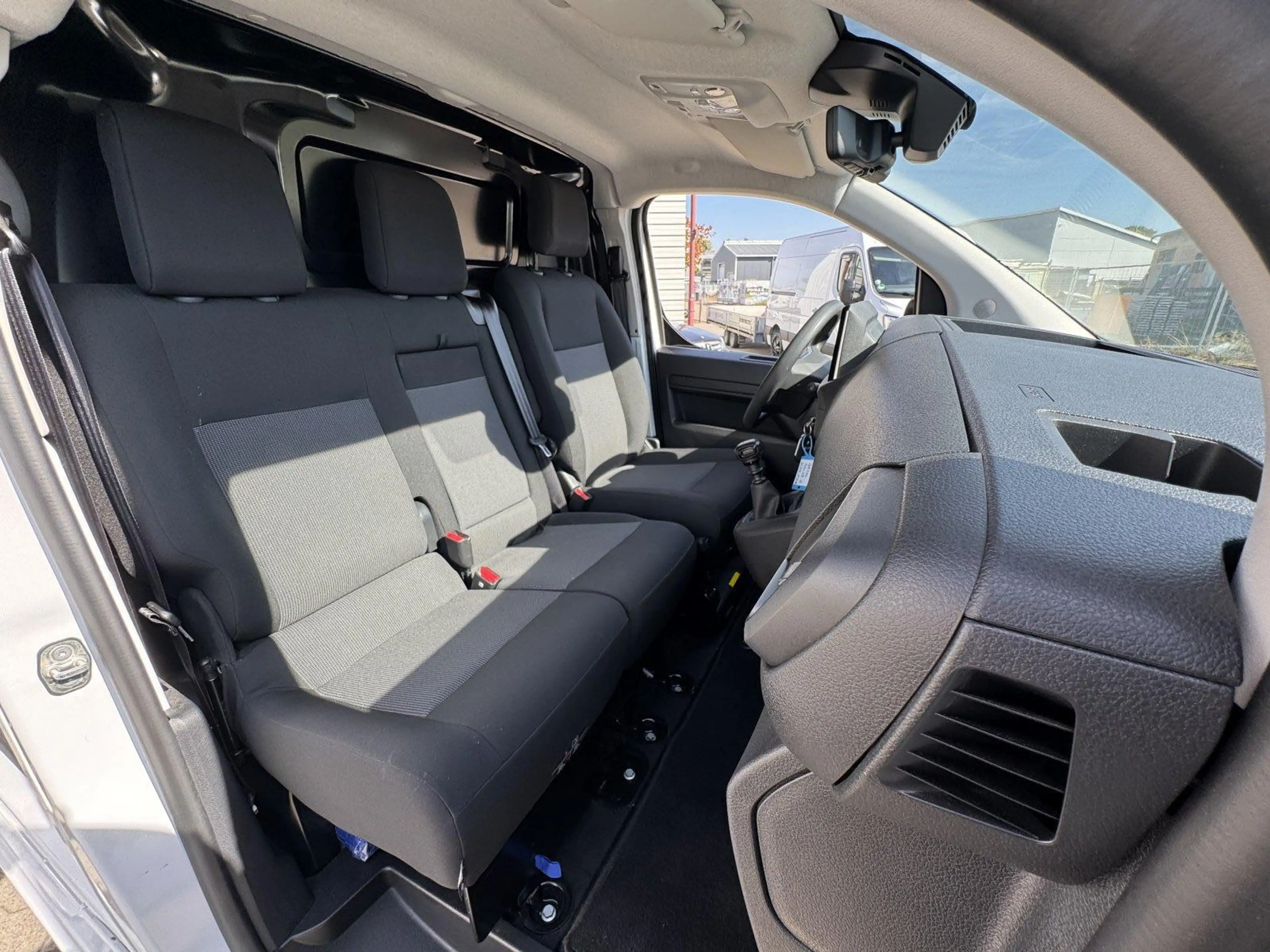 Opel Vivaro 2.0 D L2 3-Sitzer/Kamera/AHK/PDC — photo 15