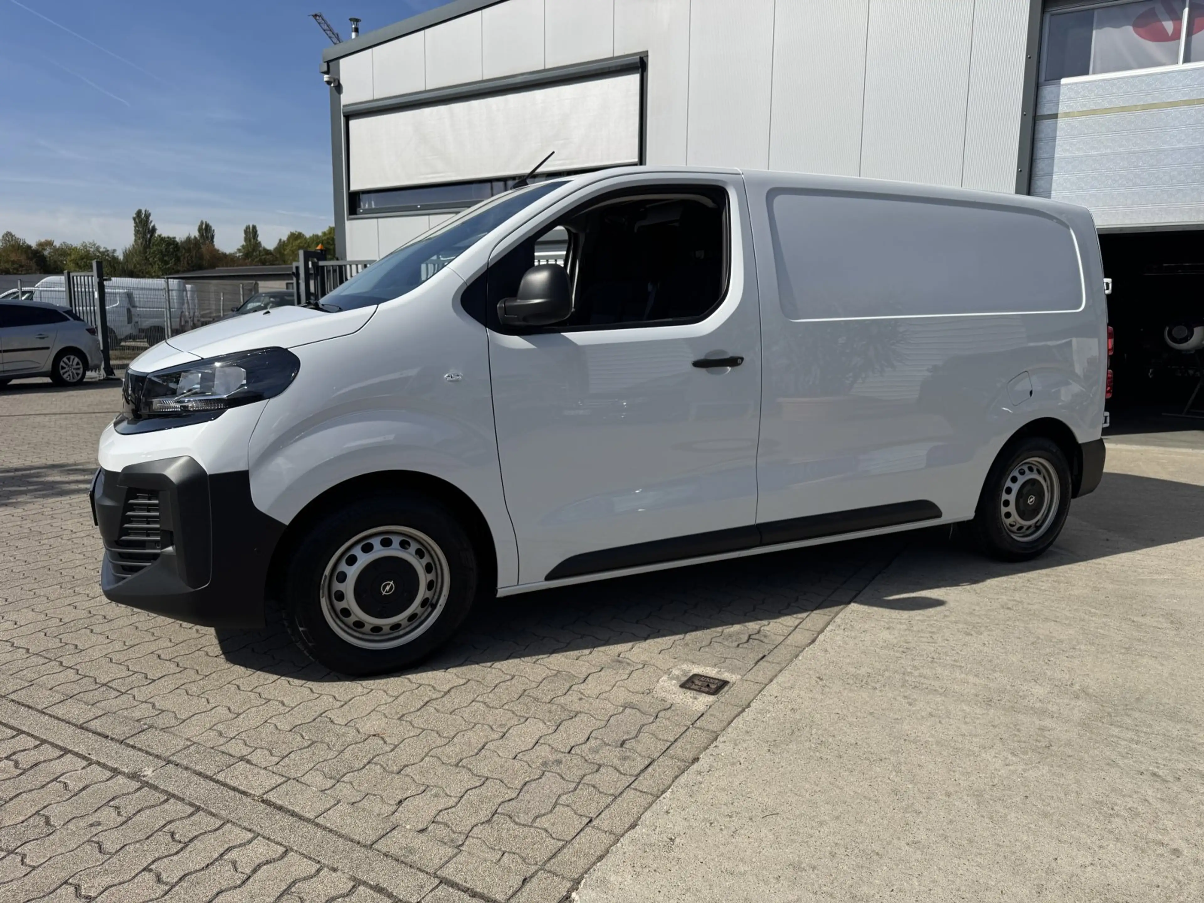 Opel Vivaro 2.0 D L2 3-Sitzer/Kamera/AHK/PDC — photo 4