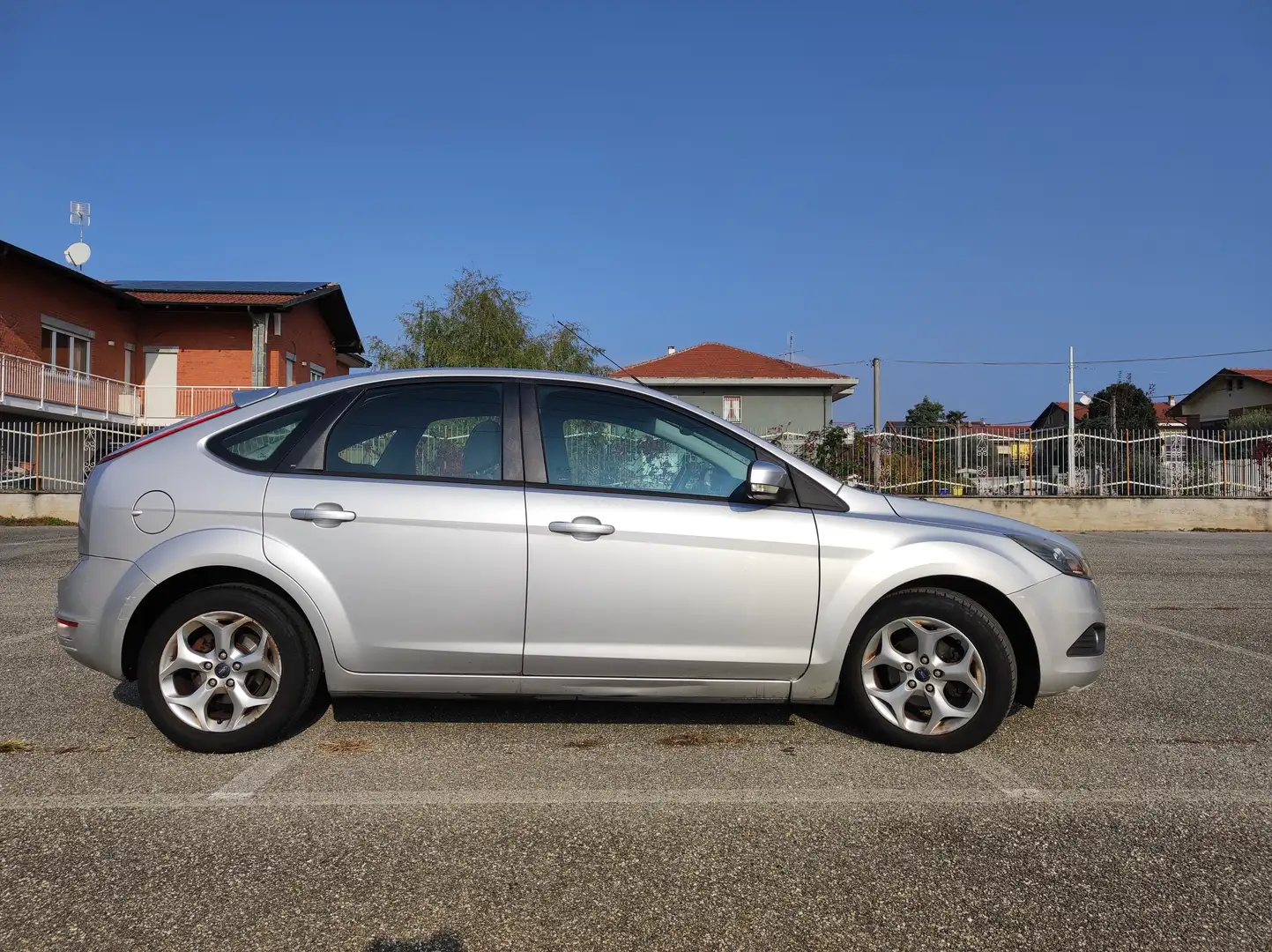 Ford Focus Focus II 2010 5p 1.6 tdci Ikon 90cv Argento - 2