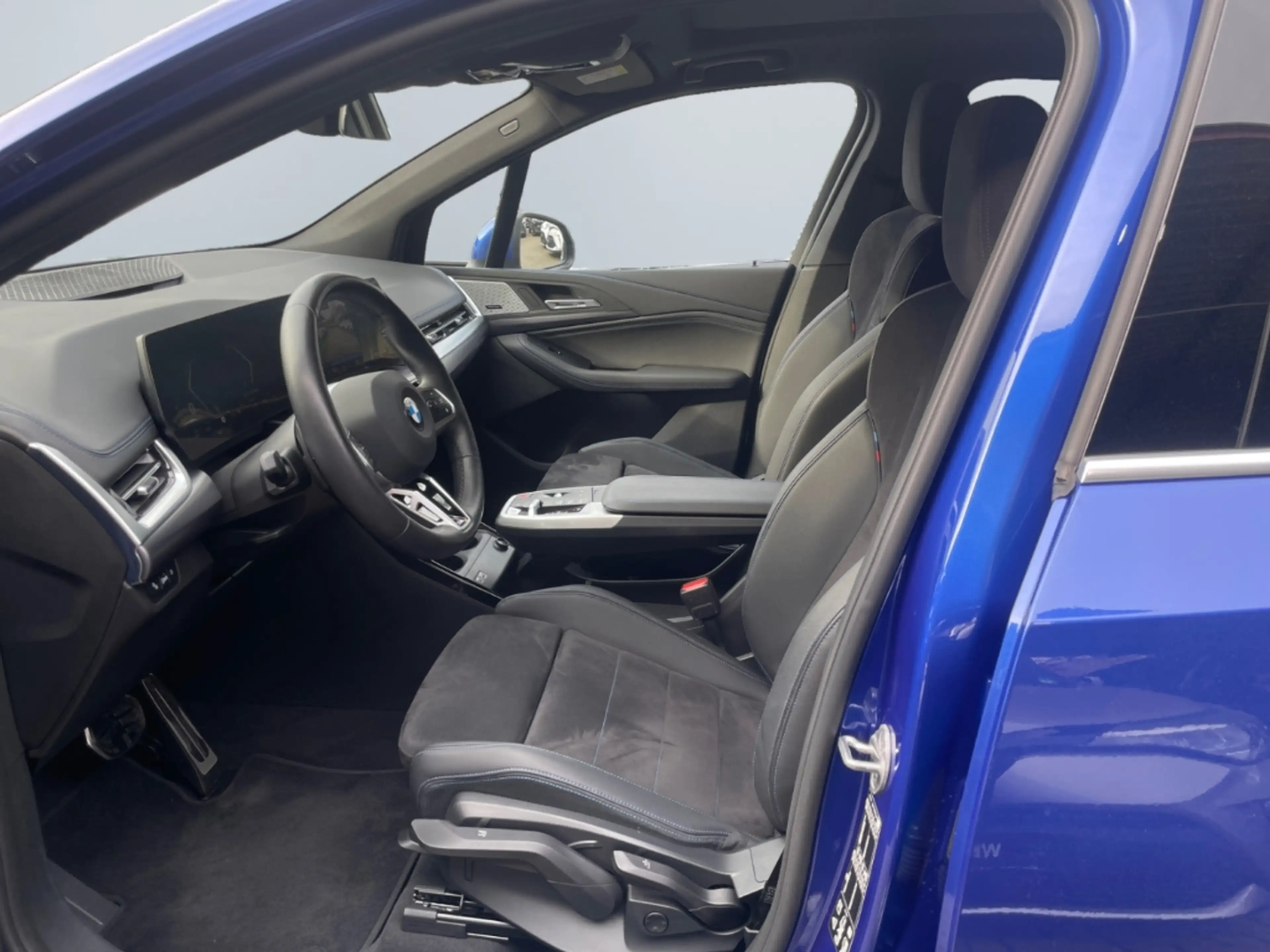 BMW 223 Active Tourer i xDrive M Sport *LED*Pano*HiFi* — photo 9