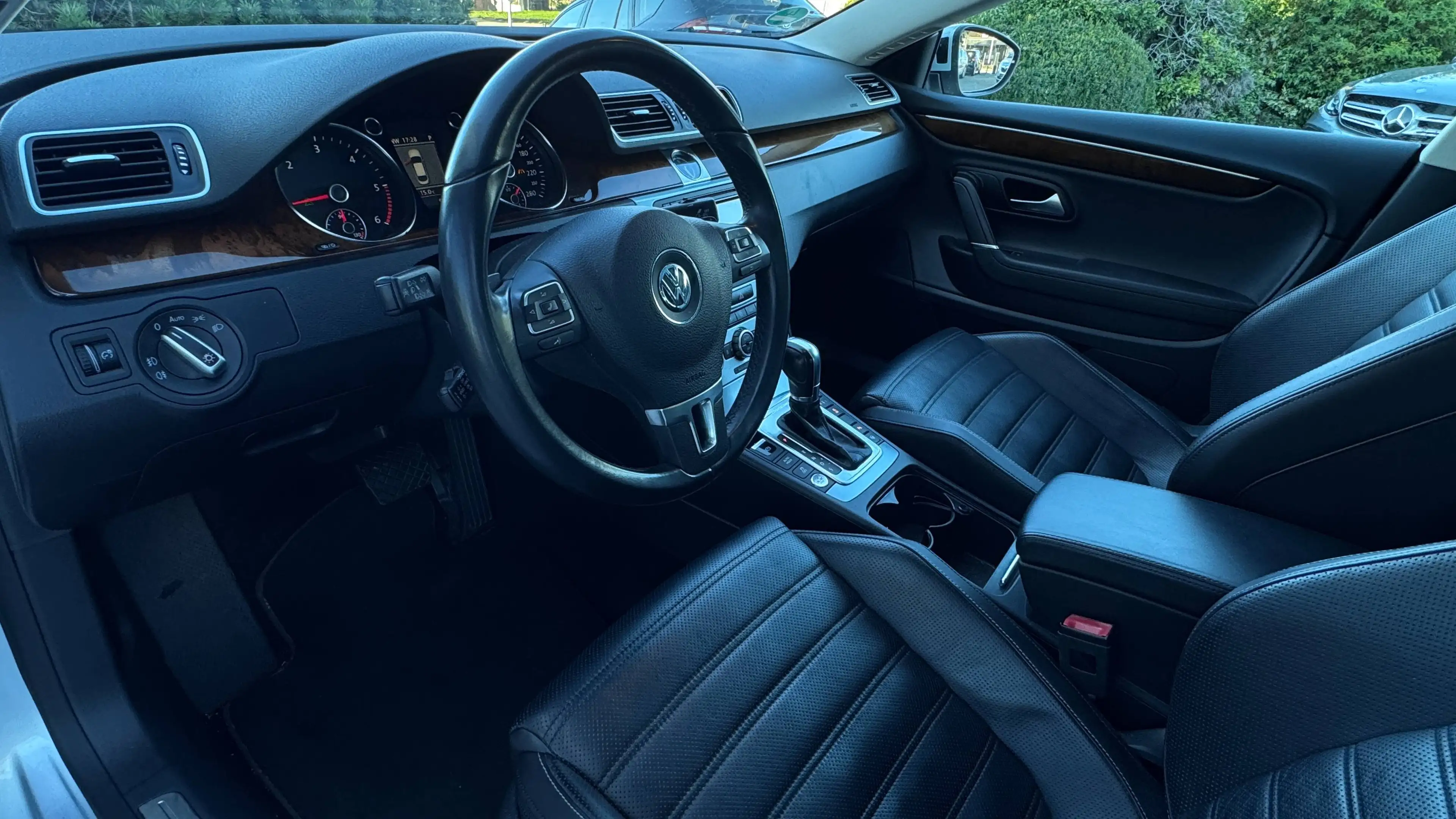 Volkswagen CC Basis BMT — photo 11