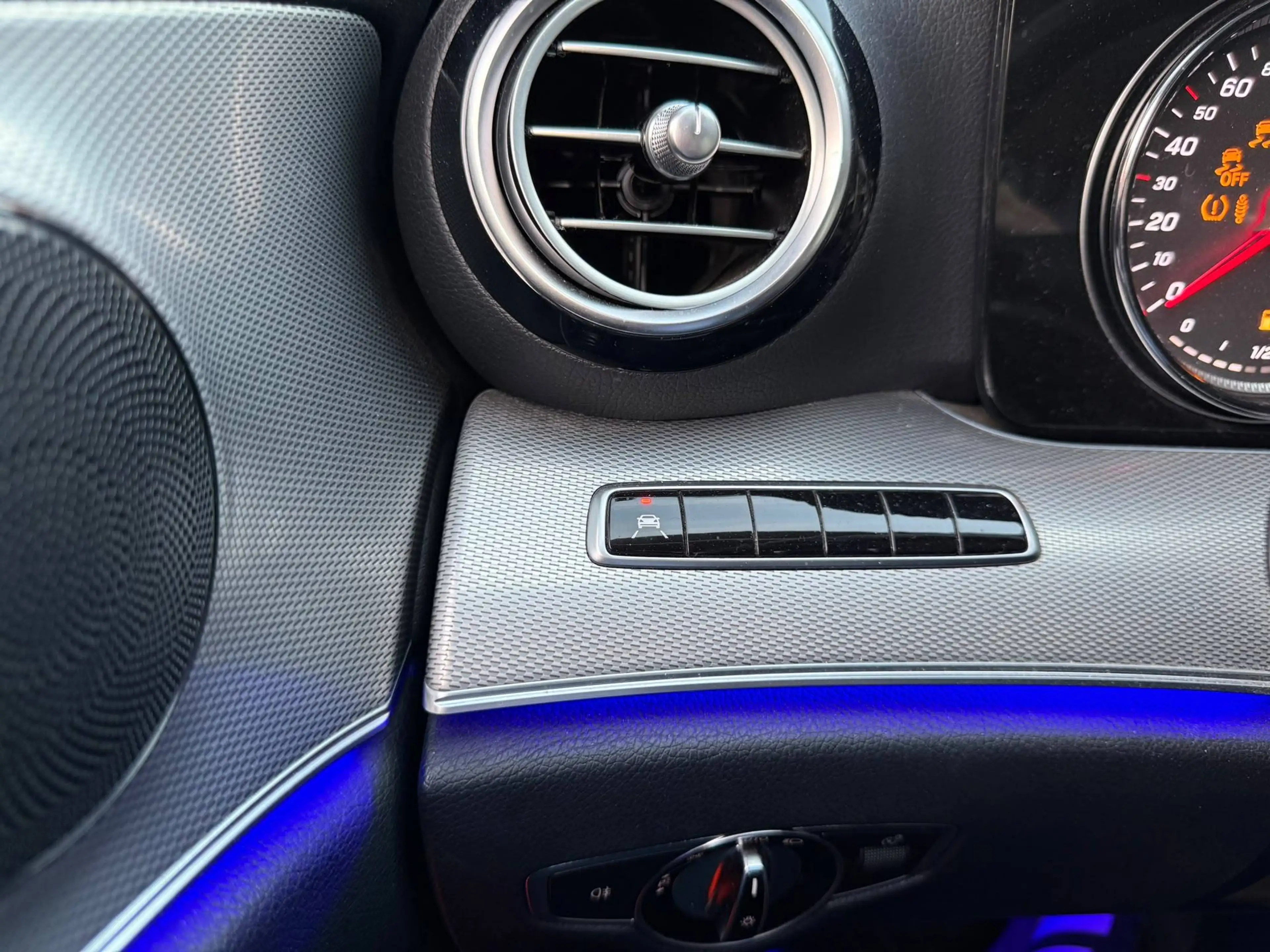 Mercedes-Benz E 220 E 220 d T 9G-TRONIC — photo 16
