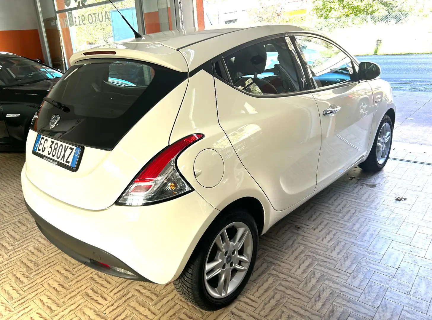 Lancia Ypsilon Ypsilon 1.2 8v Silver s&s 69cv - 2