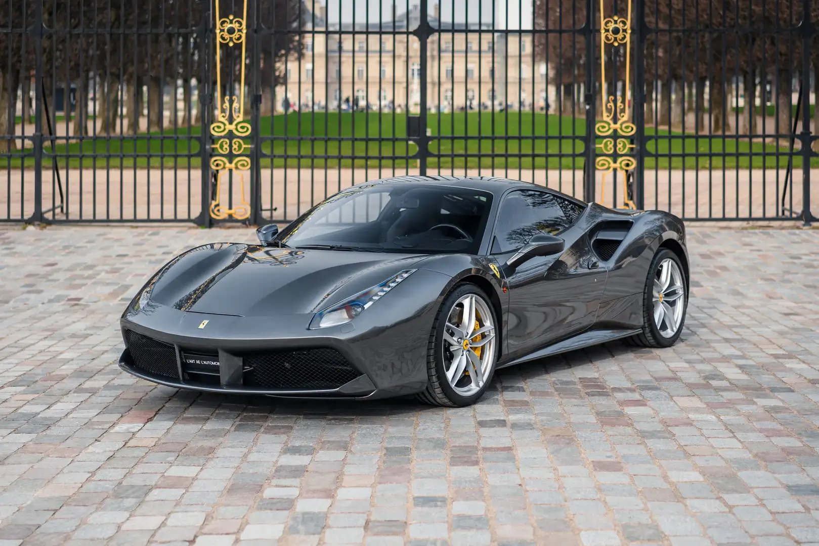 Ferrari 488 488 GTB - 30 300 km, great spec, perfect condition Gris - 1