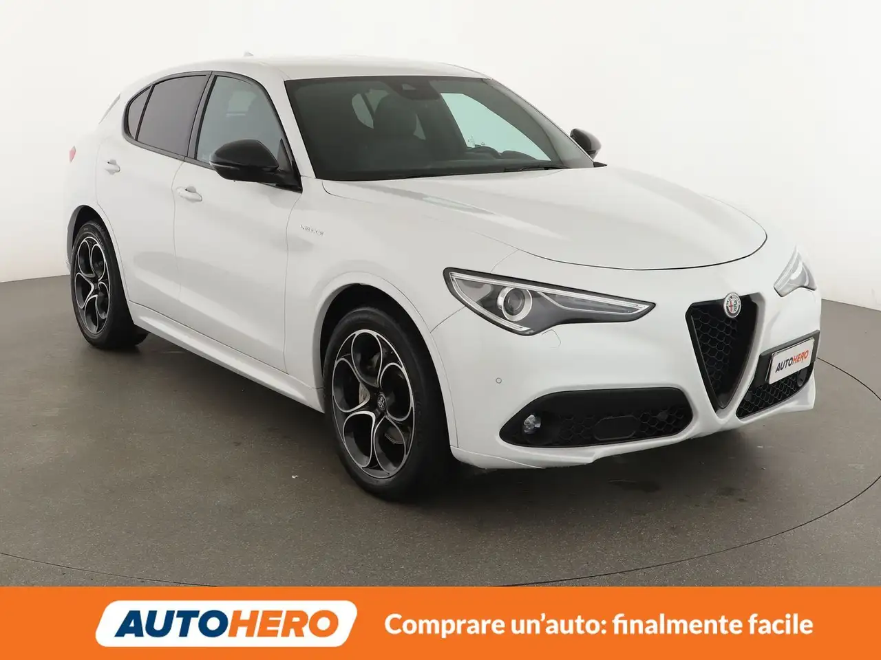 Alfa Romeo Stelvio 2023 — фото 8