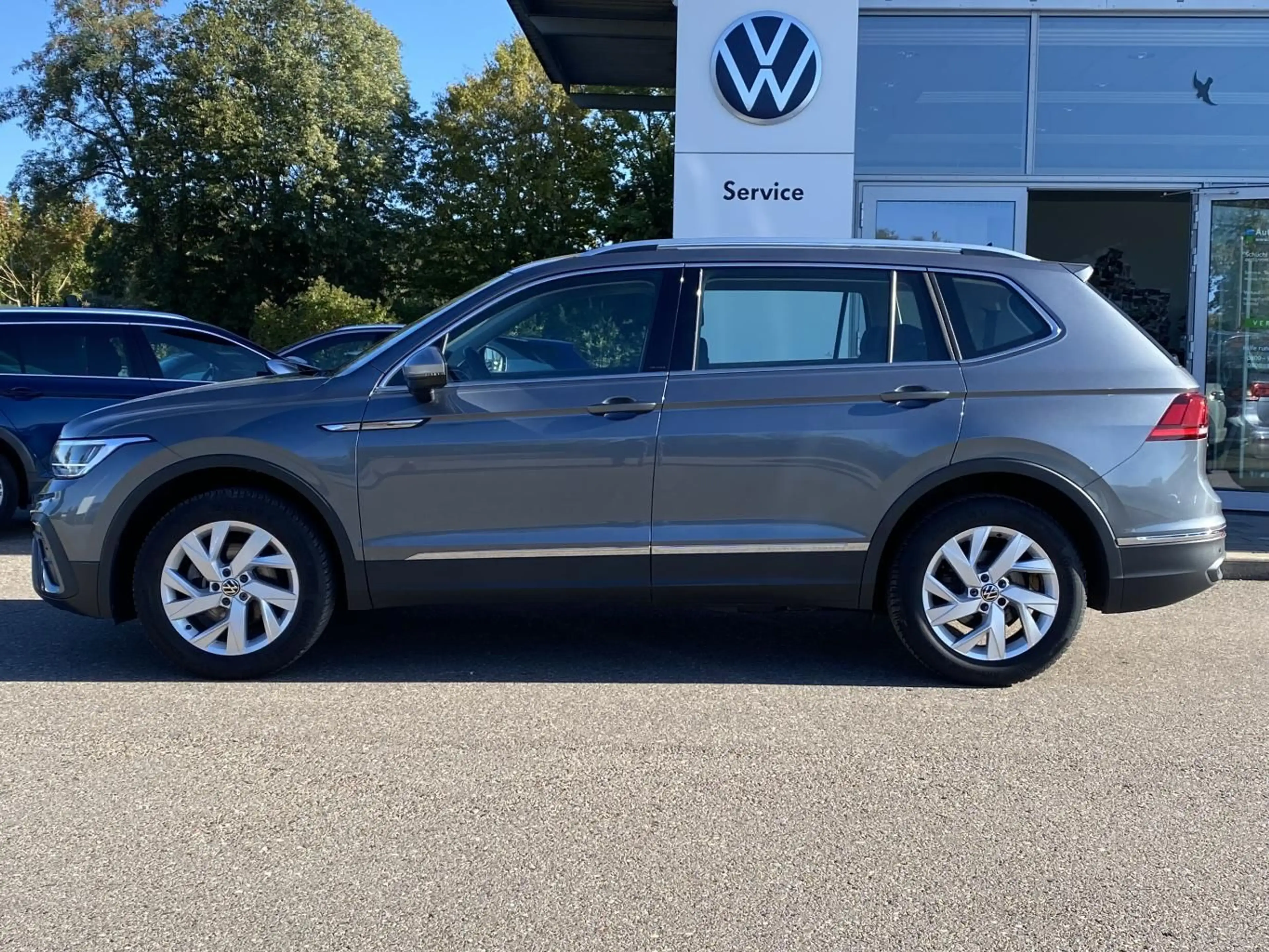 Volkswagen Tiguan Allspace 1.5 TSI DSG LIFE 7-SITZER+AHK+AC — photo 2