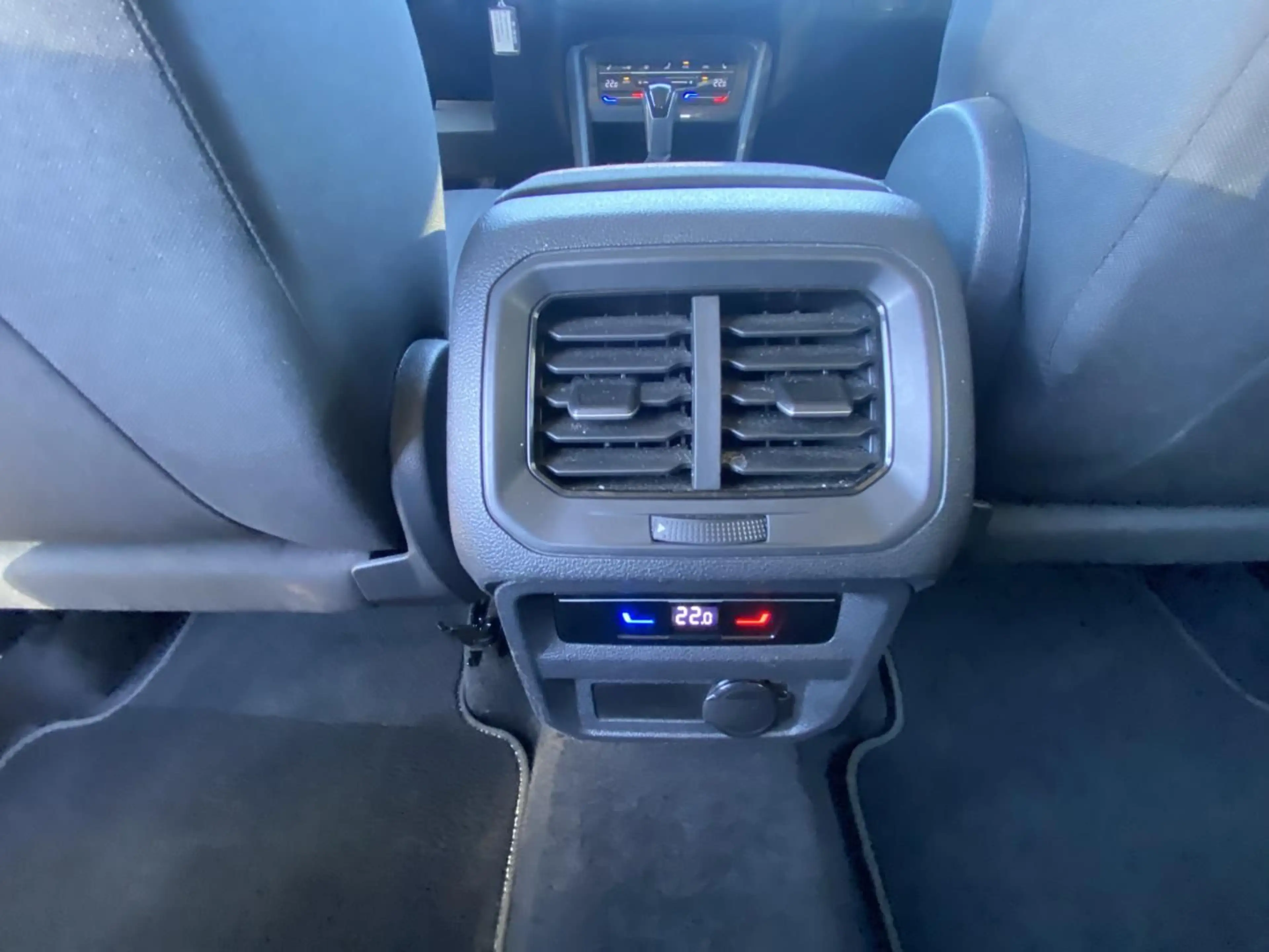 Volkswagen Tiguan Allspace 1.5 TSI DSG LIFE 7-SITZER+AHK+AC — photo 13