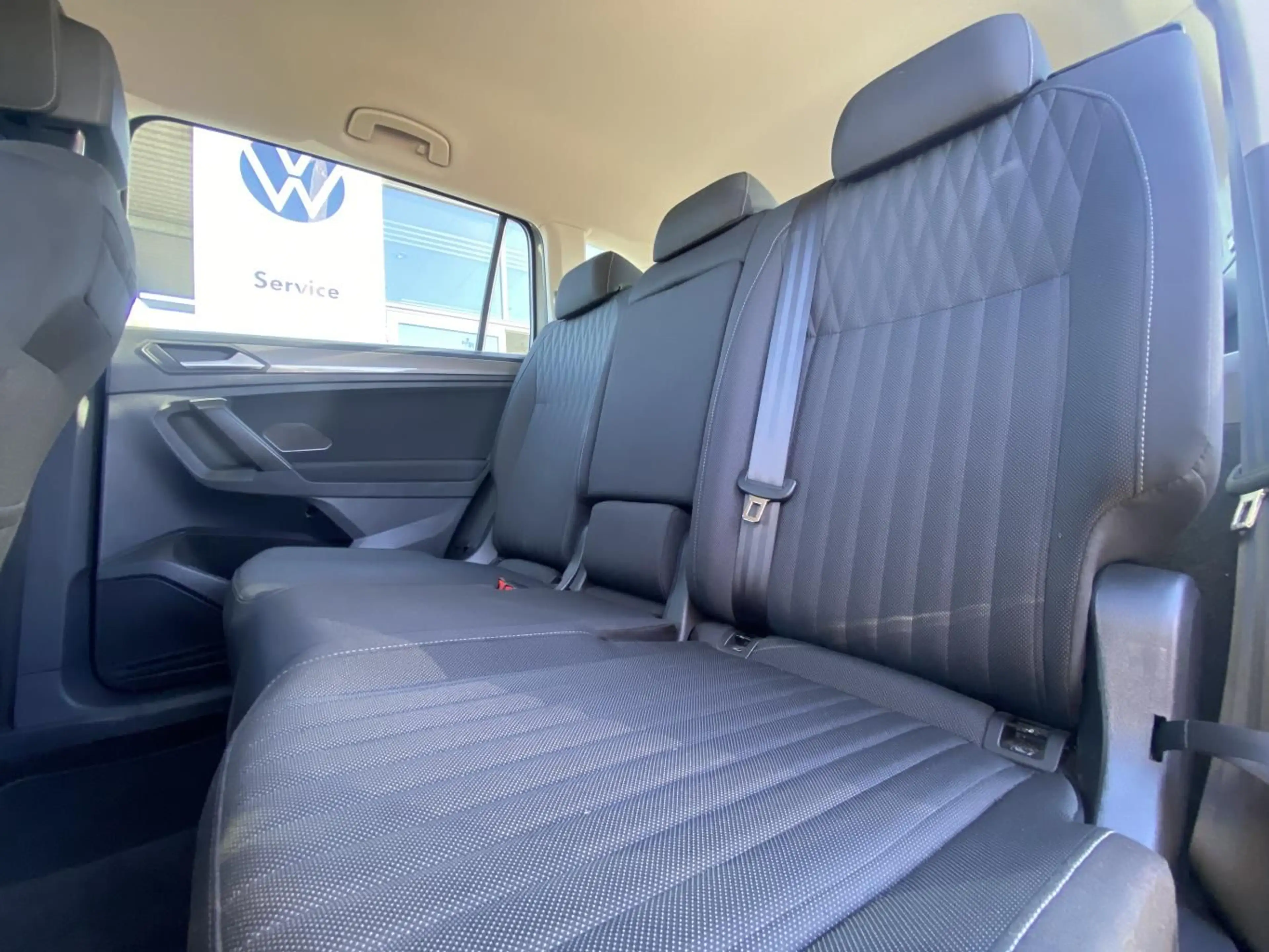 Volkswagen Tiguan Allspace 1.5 TSI DSG LIFE 7-SITZER+AHK+AC — photo 12