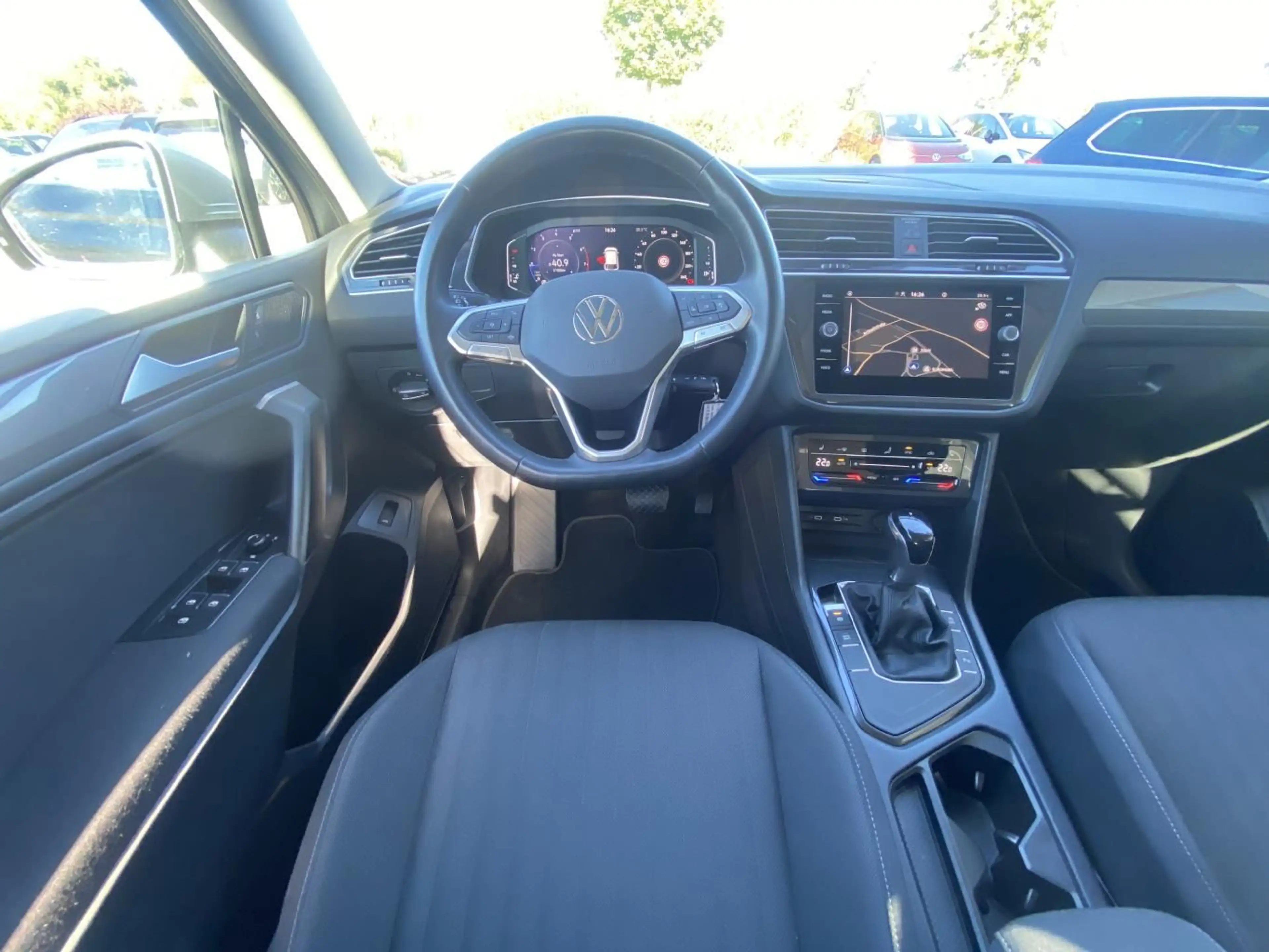 Volkswagen Tiguan Allspace 1.5 TSI DSG LIFE 7-SITZER+AHK+AC — photo 14